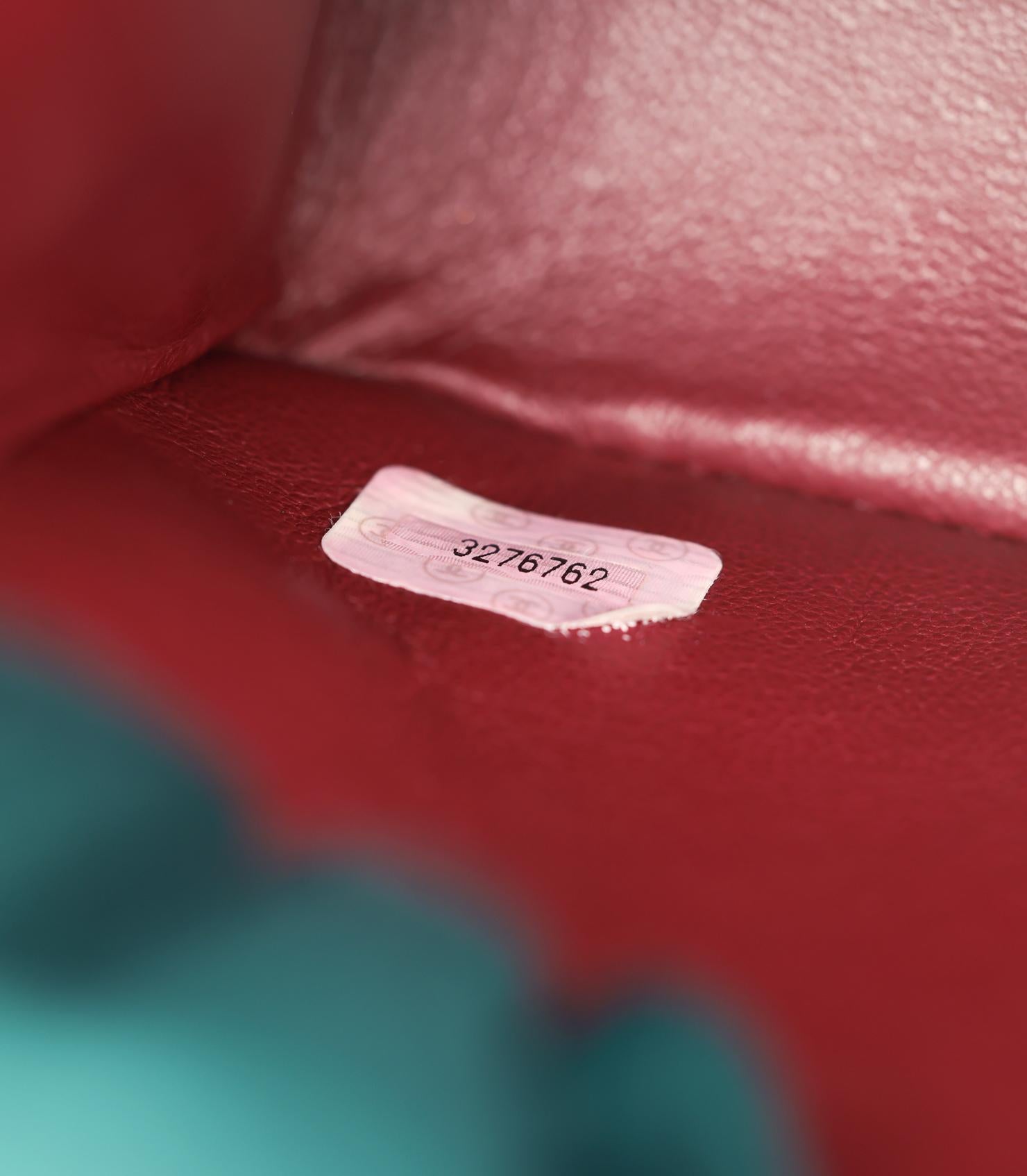 Chanel Schwarzes gestepptes Lammfell Vintage Small Classic Double Flap Tasche im Angebot 6