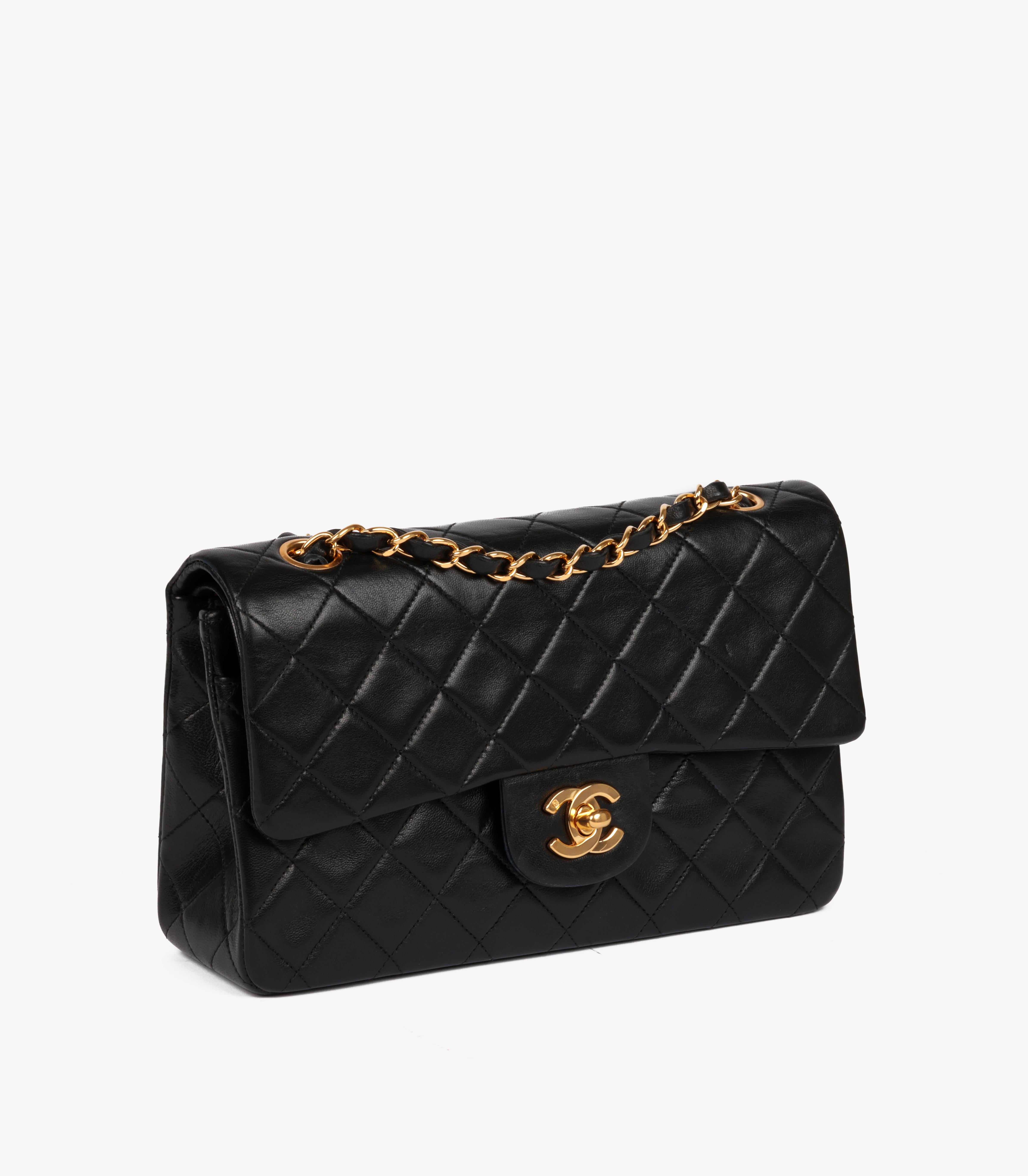 Chanel Black Quilted Lambskin Vintage Small Classic Double Flap Bag In Excellent Condition For Sale In Bishop's Stortford, Hertfordshire