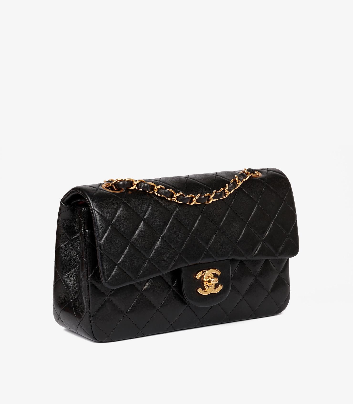 Chanel Negro Piel de Cordero Acolchada Vintage Pequeño Bolso Clásico Doble Solapa en Excelente Estado en Bishop's Stortford, Hertfordshire