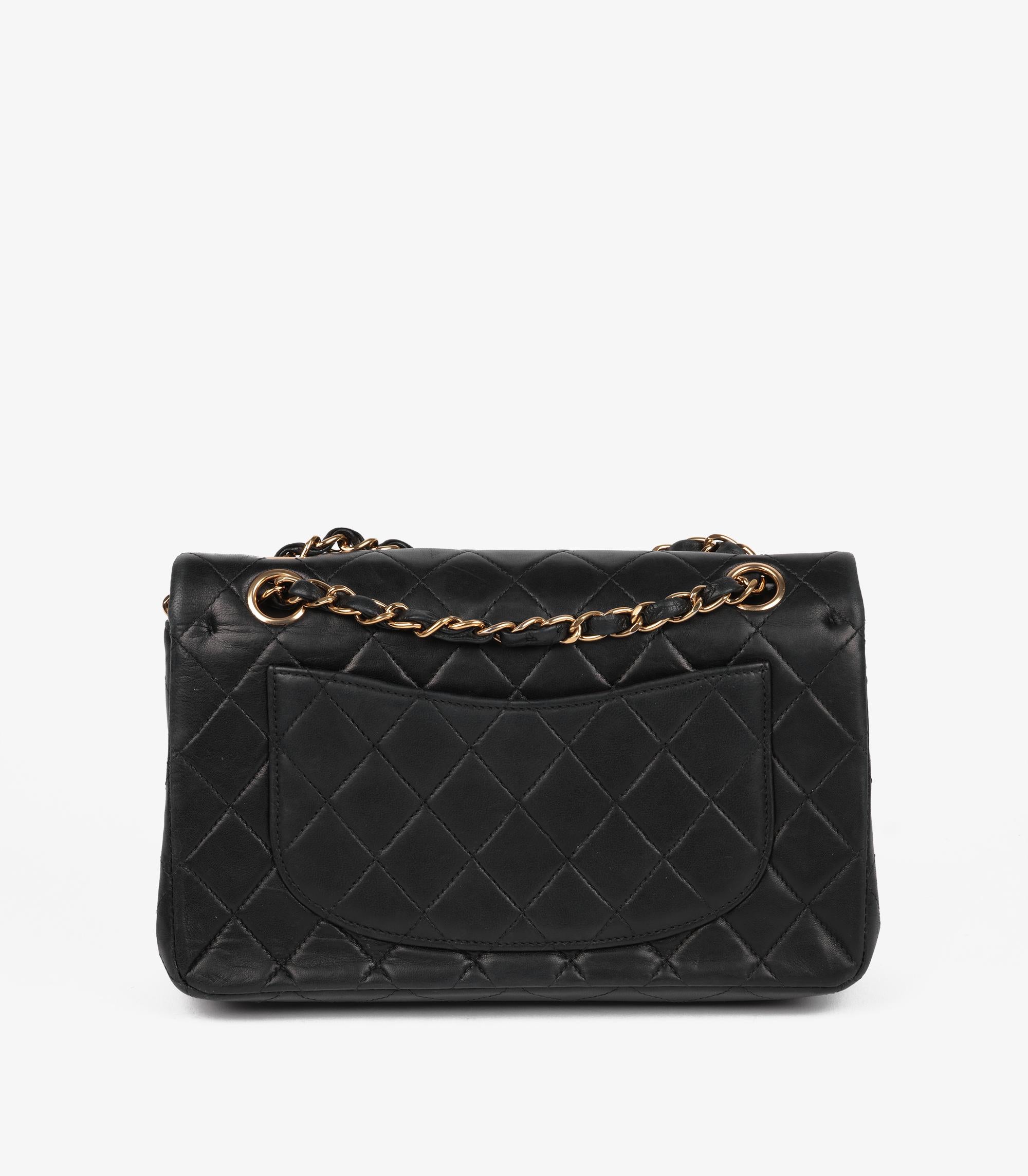 Chanel - Petit sac classique à double rabat en cuir d'agneau matelassé - Vintage - noir en vente 1