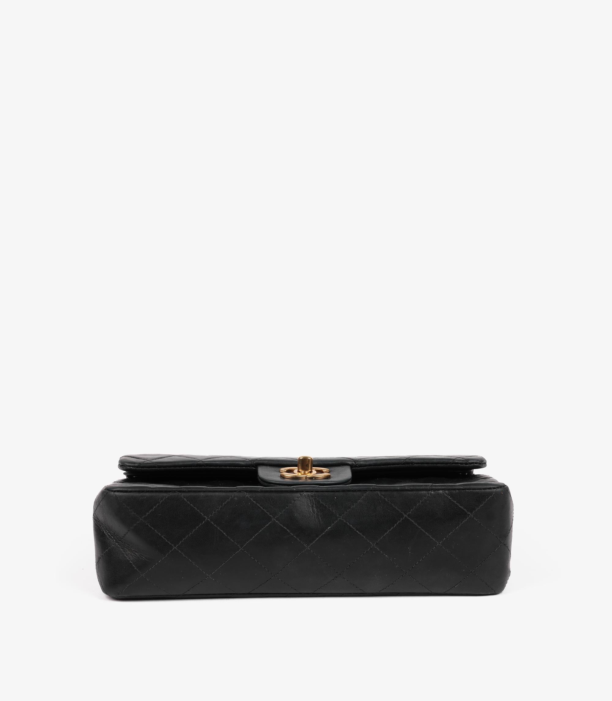 Chanel - Petit sac classique à double rabat en cuir d'agneau matelassé - Vintage - noir en vente 2