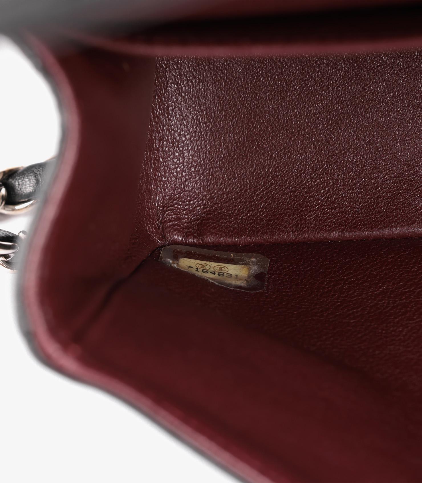 Chanel Schwarzes gestepptes Lammfell Vintage Small Classic Double Flap Tasche im Angebot 4