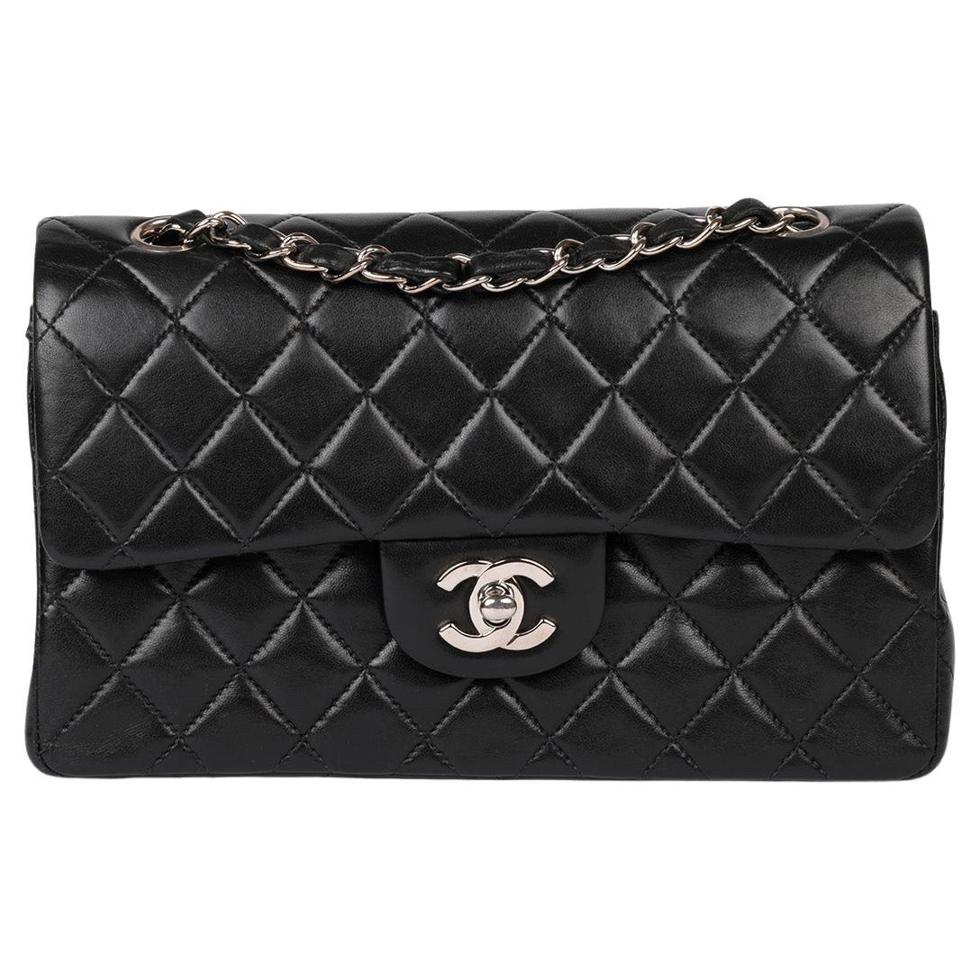 Chanel Black Quilted Lambskin Vintage Small Classic Double Flap Bag For Sale