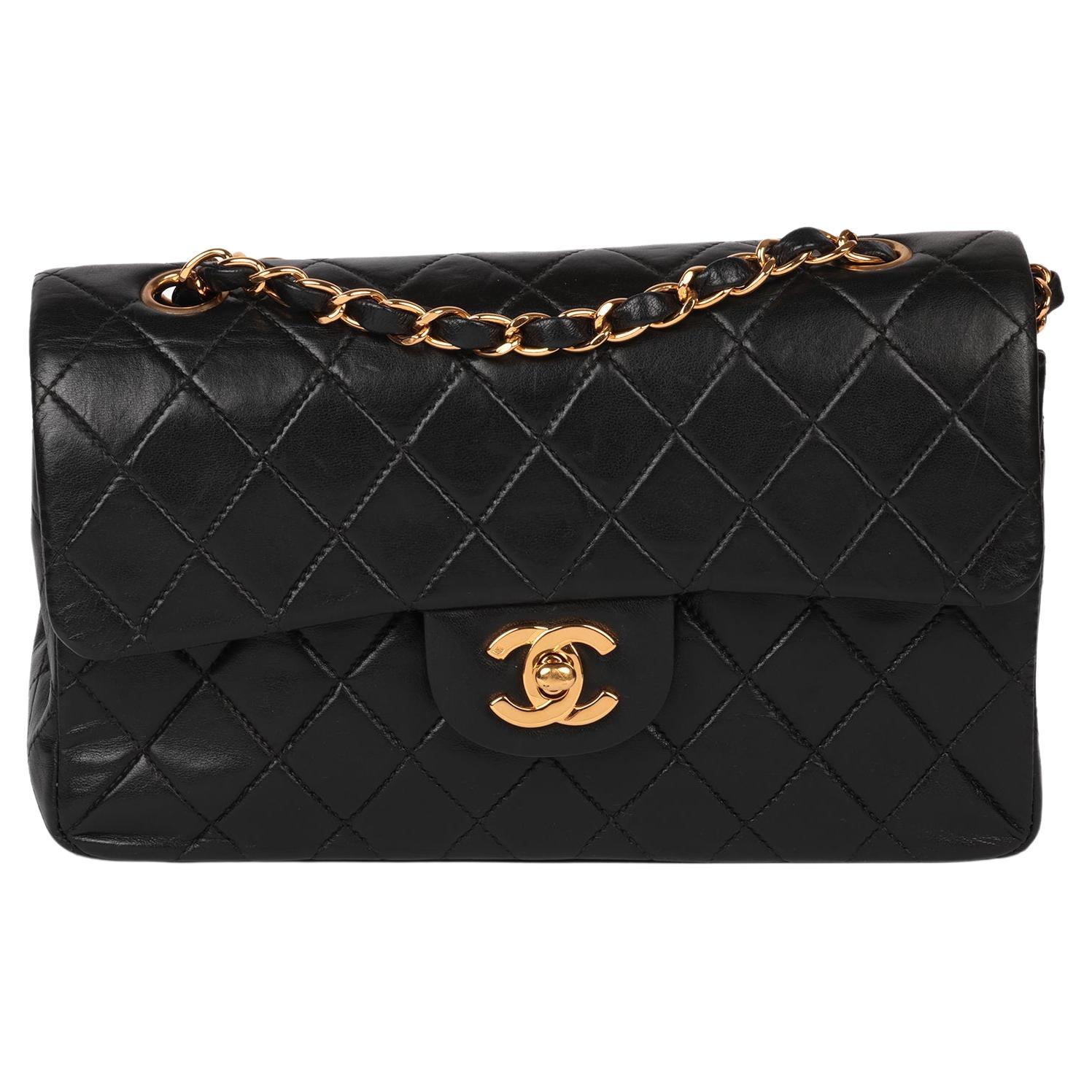 Chanel - Petit sac classique à double rabat en cuir d'agneau matelassé - Vintage - noir en vente