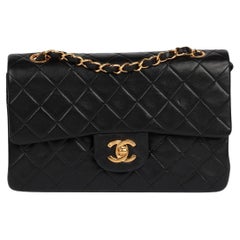 Chanel - Petit sac classique à double rabat en cuir d'agneau matelassé - Vintage - noir