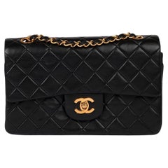 Chanel Negro Piel de Cordero Acolchada Vintage Pequeño Bolso Clásico Doble Solapa