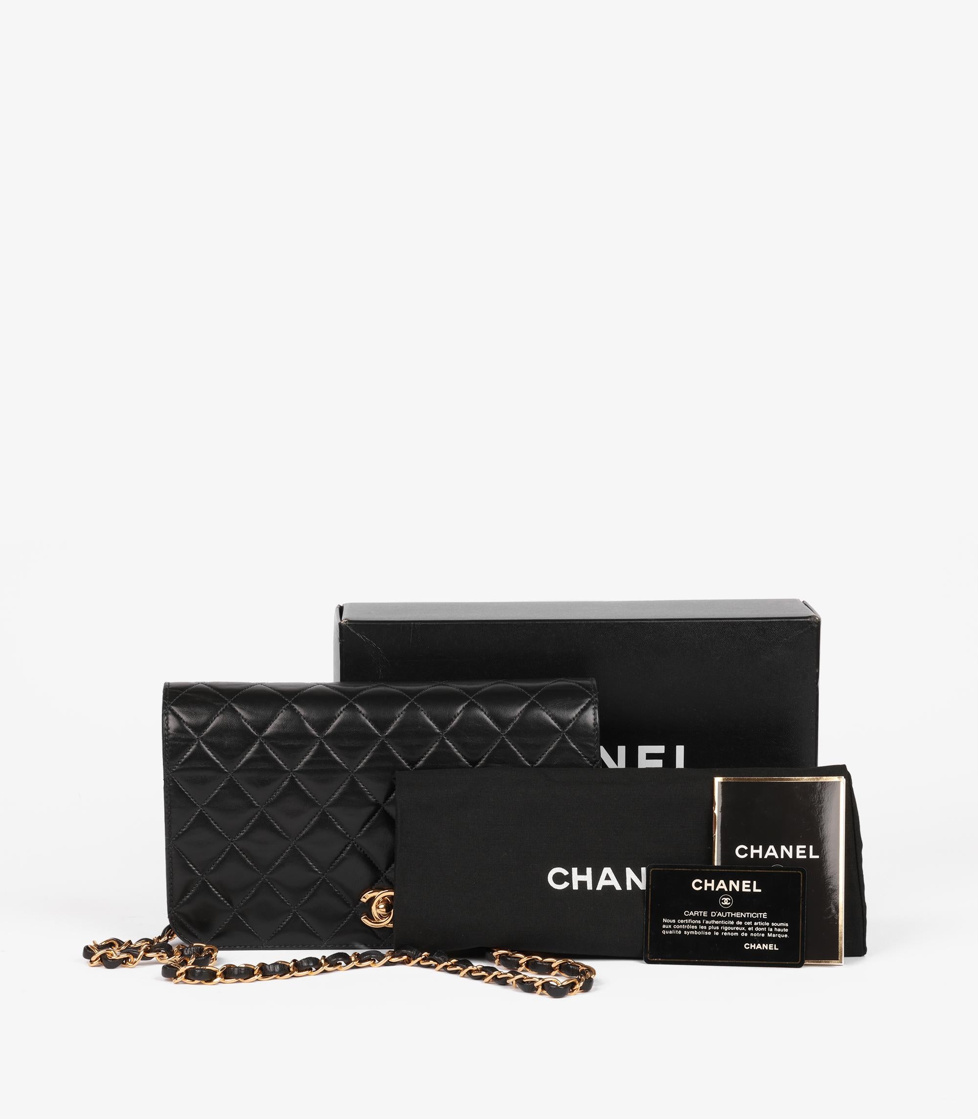 Chanel Black Quilted Lambskin Vintage Small Classic Single Full Flap Bag For Sale 6