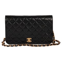 Borsa Chanel nera trapuntata in pelle d'agnello vintage piccola, classica e con patta singola