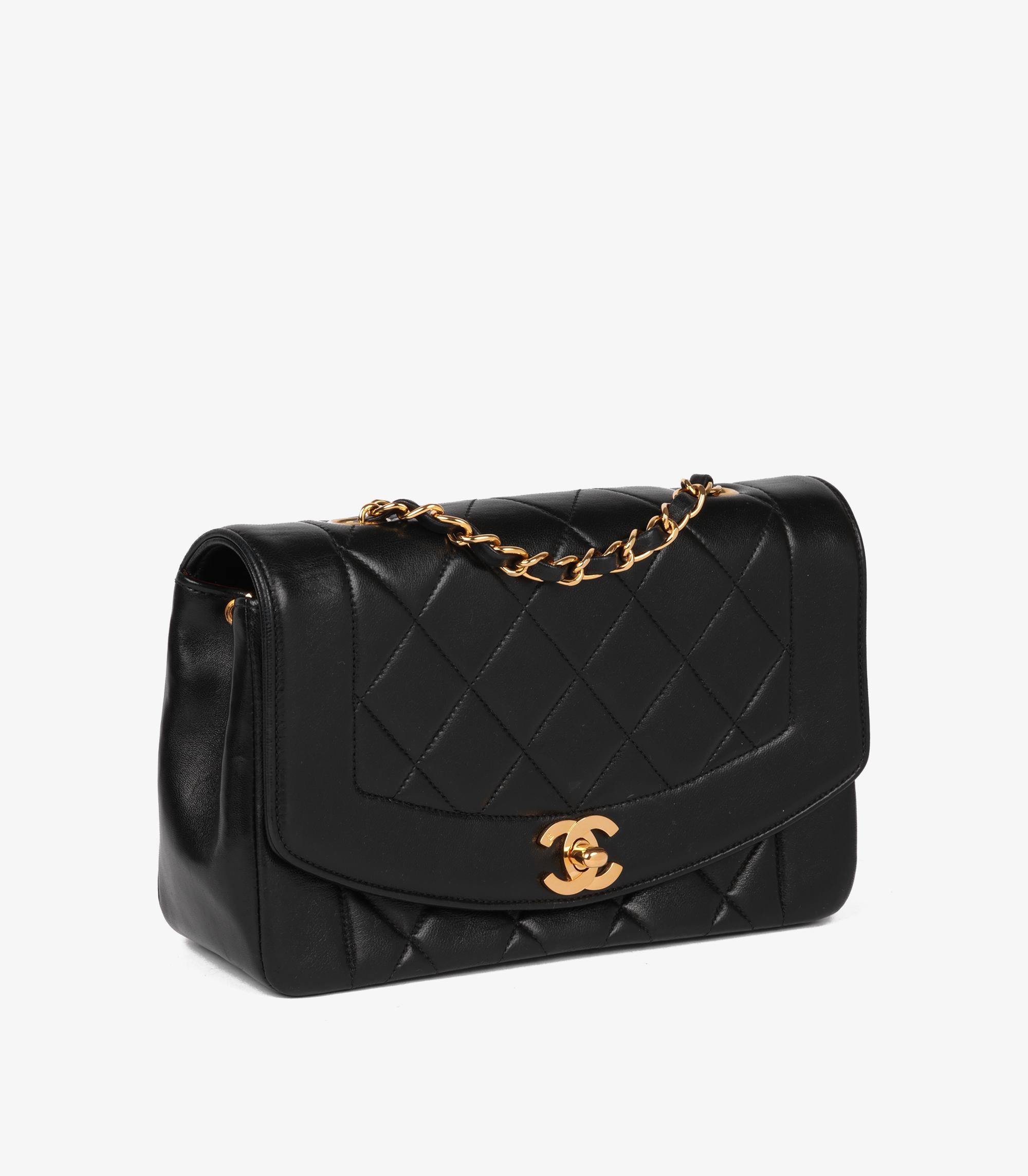Noir Chanel Black Quilted Lambskin Vintage Small Diana Classic Single Flap Bag en vente