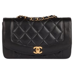 Chanel Negro Piel de Cordero Acolchada Vintage Pequeño Bolso Diana Clásico Solapa Simple