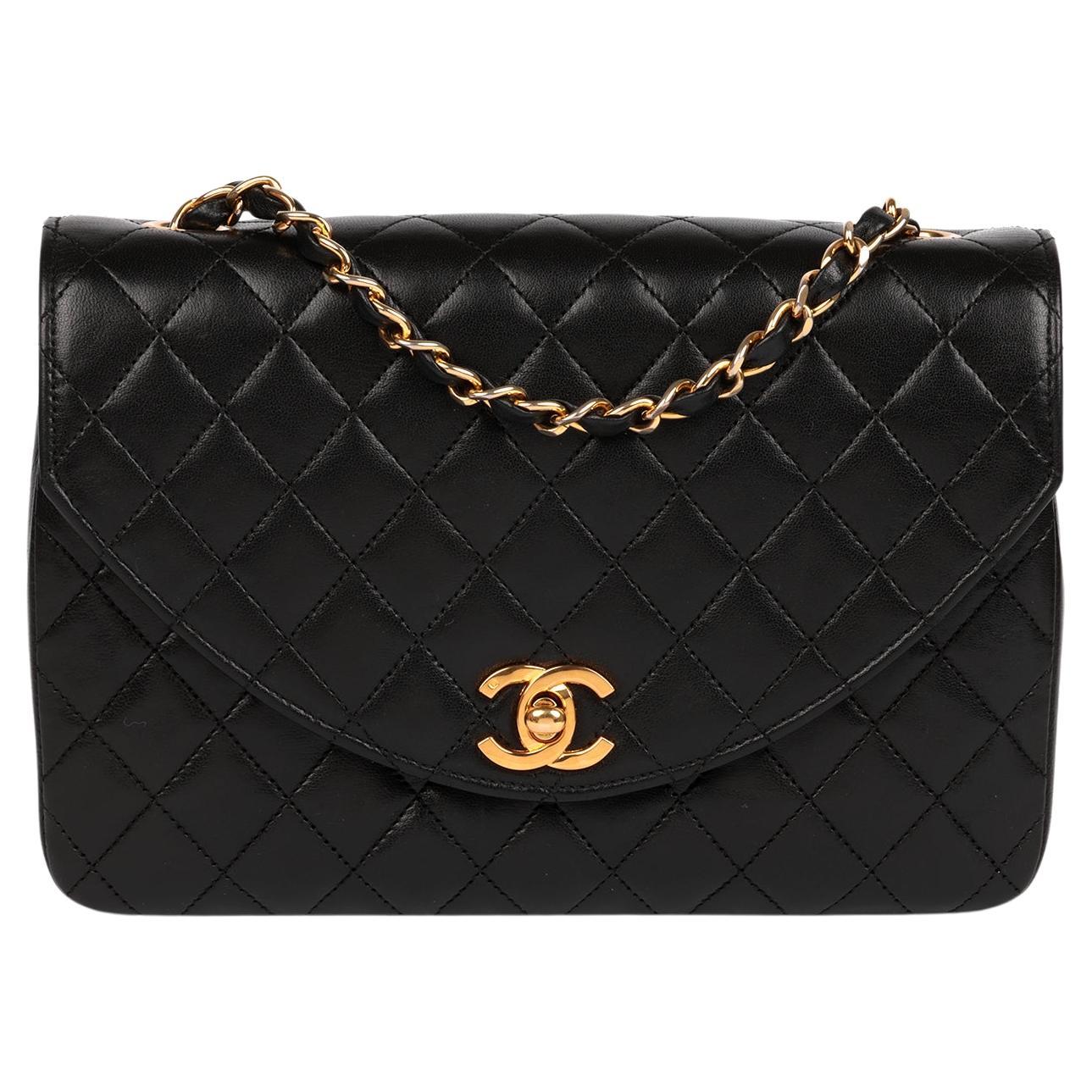 Chanel Schwarzes gestepptes Lammfell Vintage Small Half Moon Classic Single Flap Bag