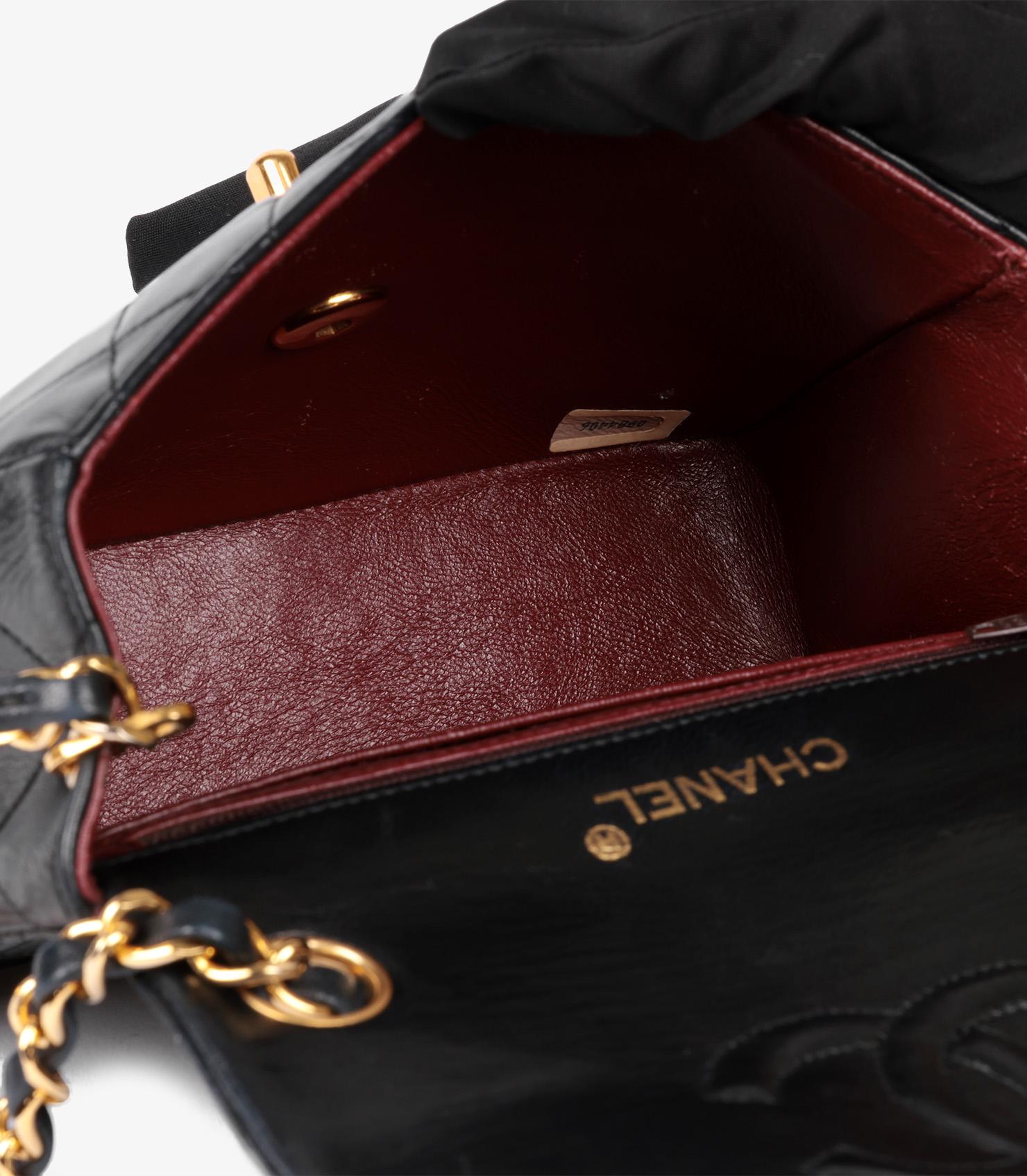 Chanel Schwarzes gestepptes Lammfell Vintage Square Classic Mini Flap Bag im Angebot 4
