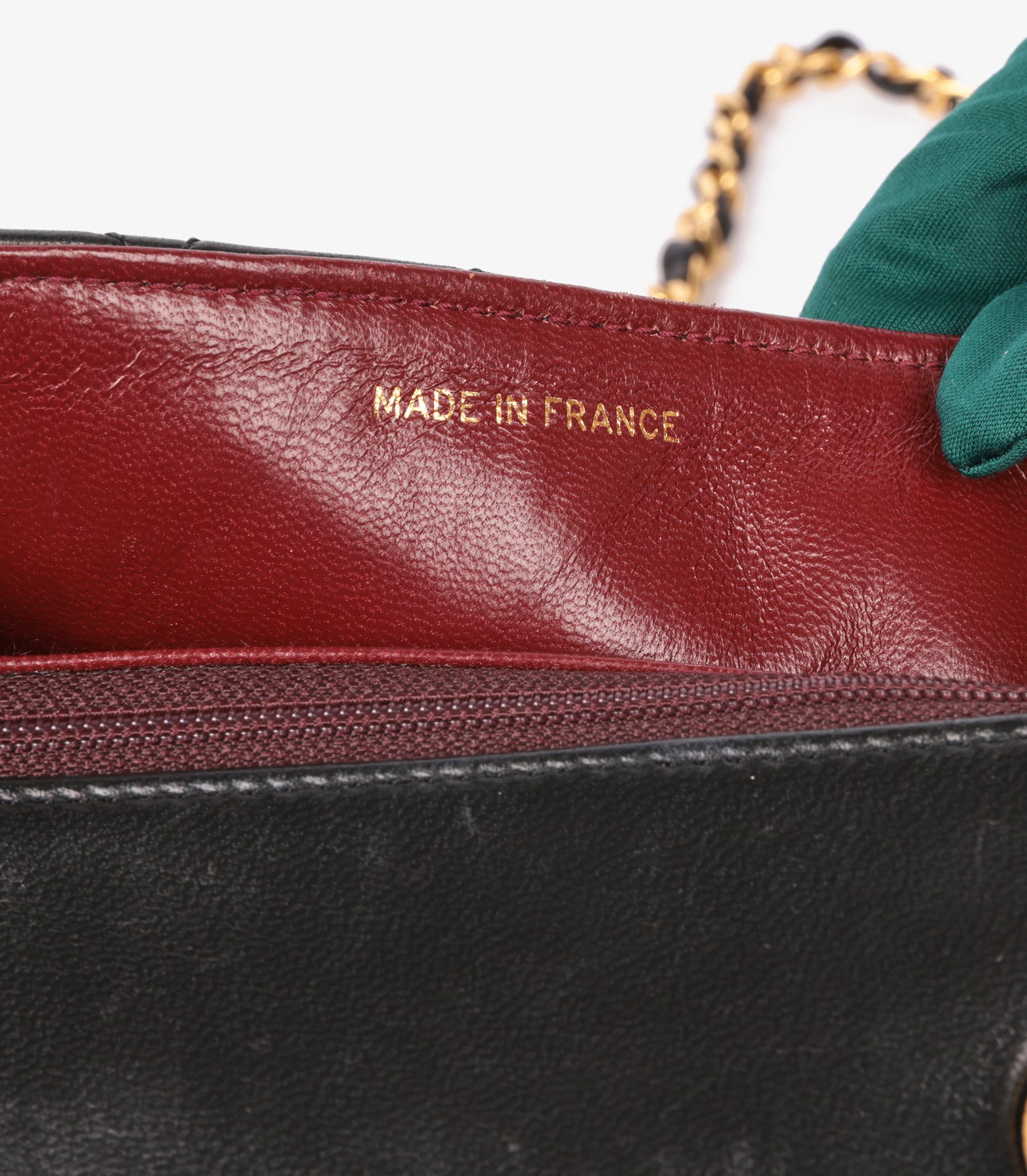 Chanel Mini Bolso Solapa Cuadrado Vintage Piel de Cordero Acolchada Negro 6