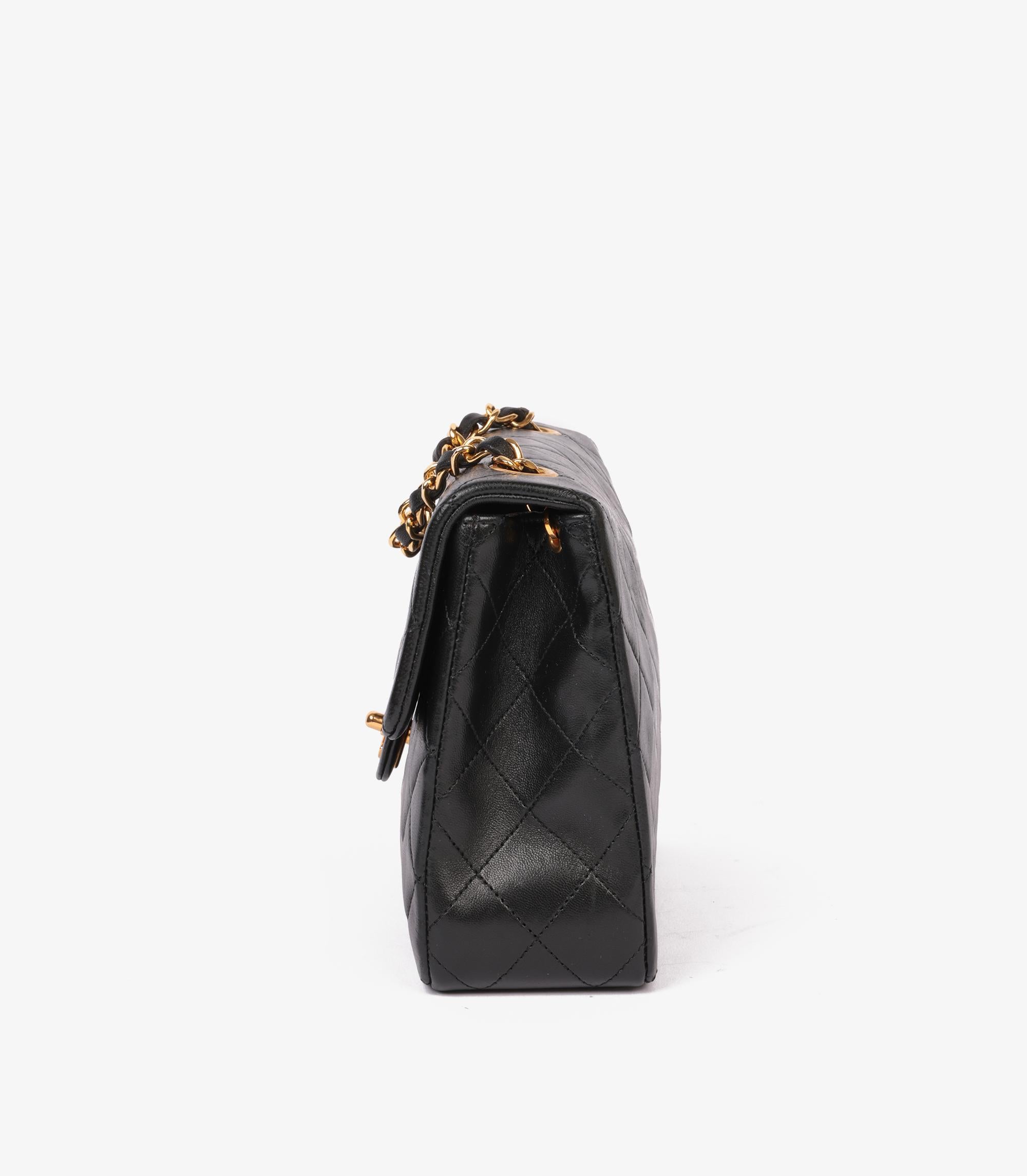 Chanel Mini Bolso Solapa Cuadrado Vintage Piel de Cordero Acolchada Negro 1