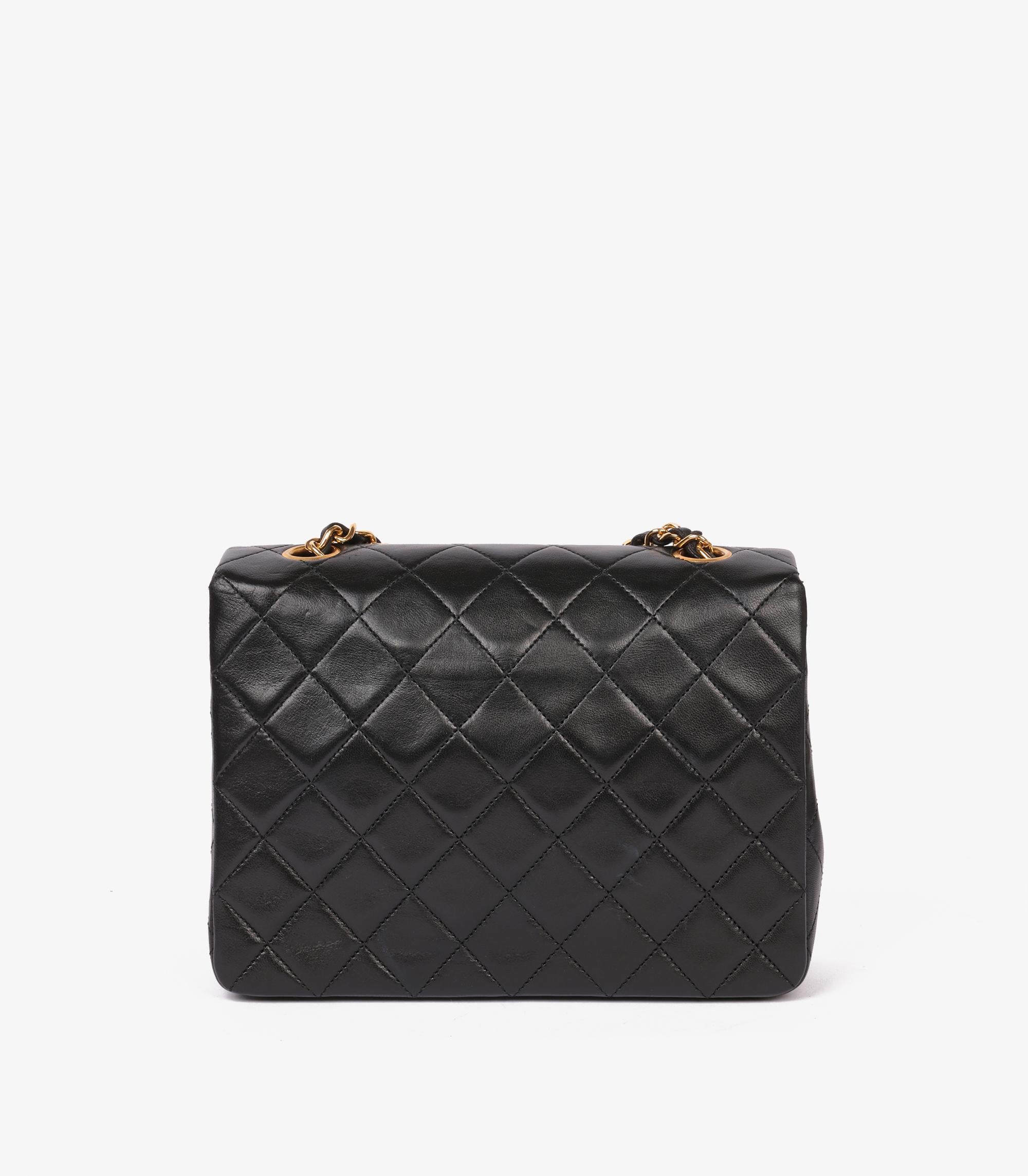 Chanel Mini Bolso Solapa Cuadrado Vintage Piel de Cordero Acolchada Negro 2