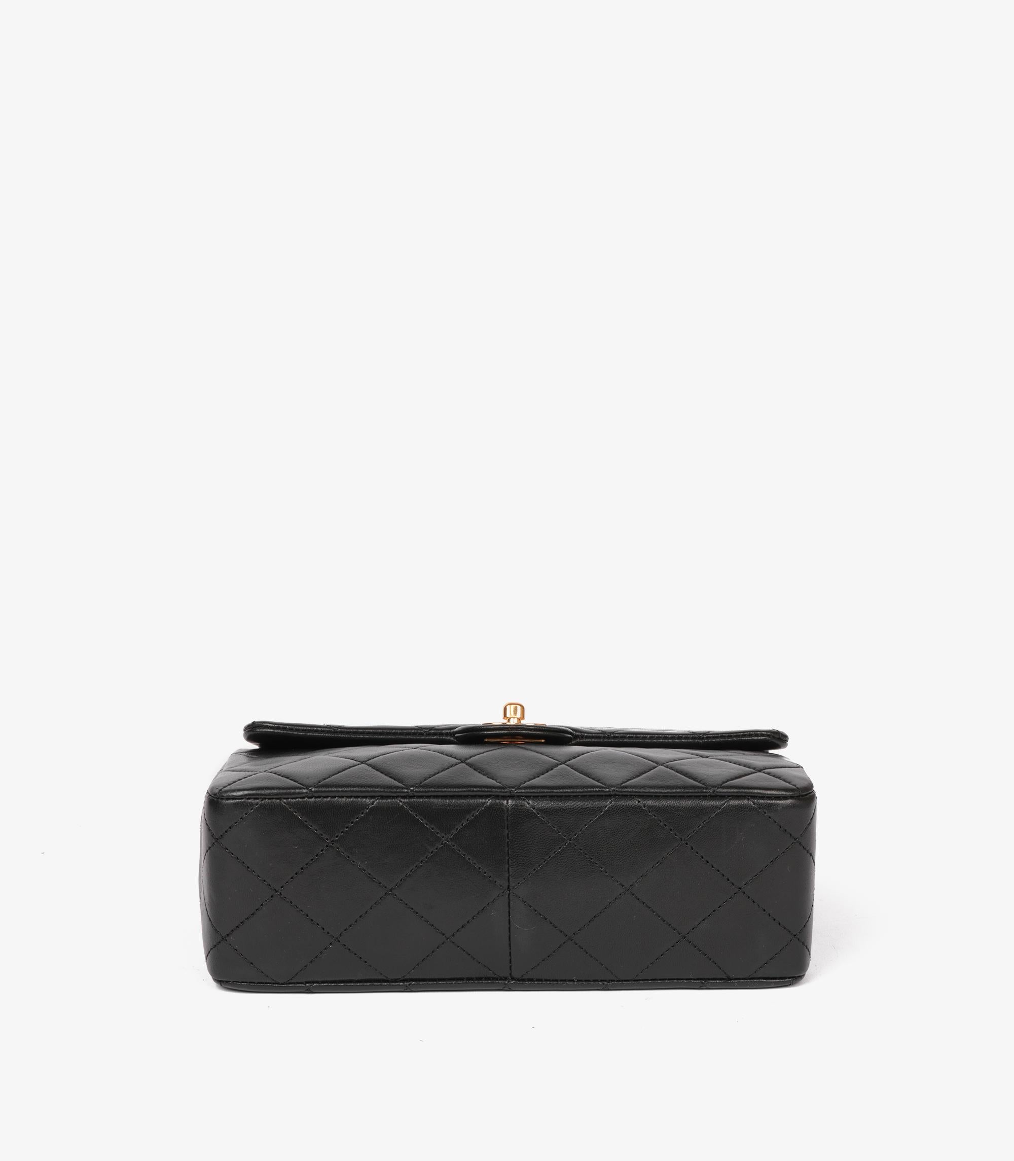 Chanel Mini Bolso Solapa Cuadrado Vintage Piel de Cordero Acolchada Negro 3