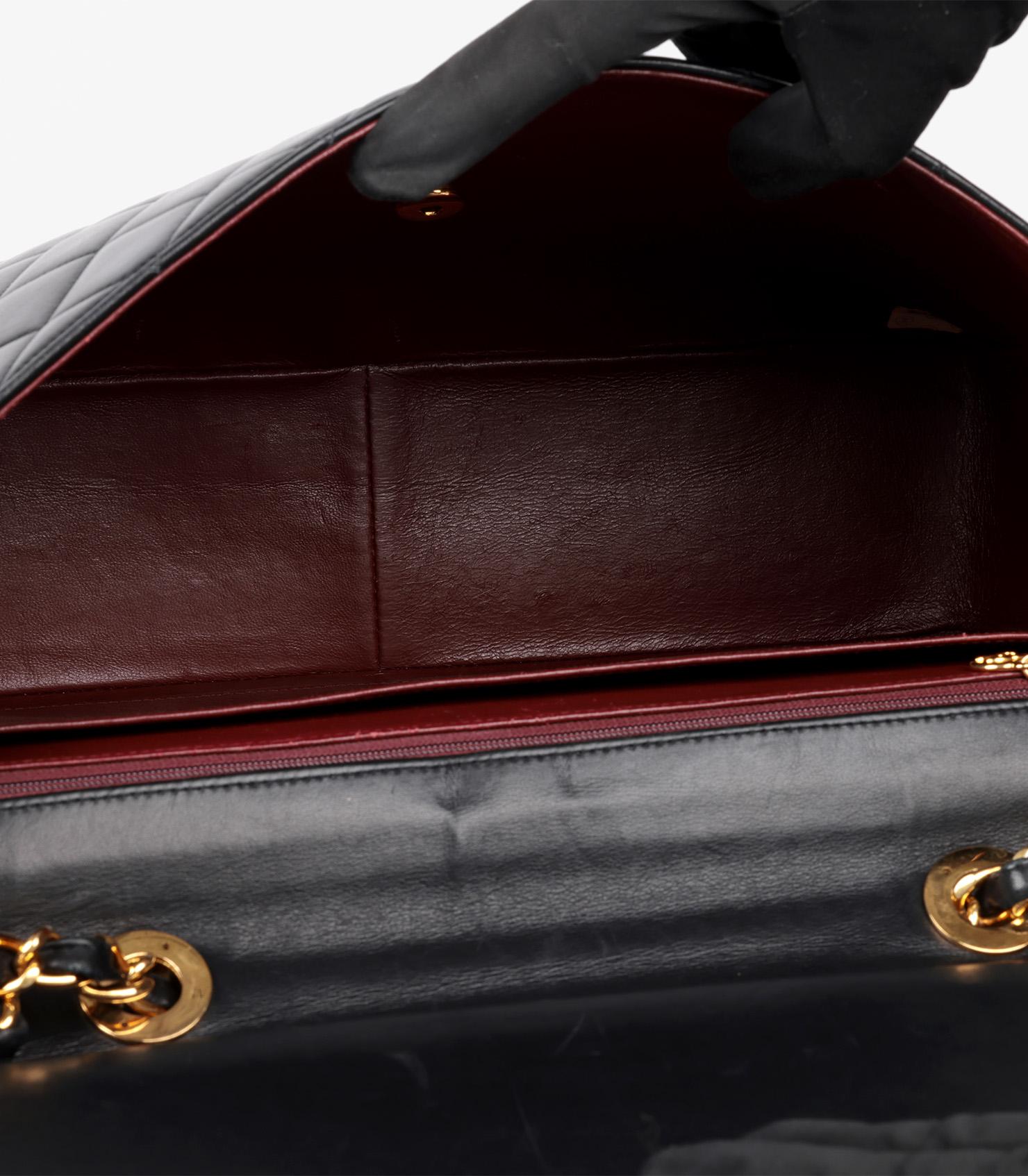 Chanel Noir Cuir d'agneau matelassé Vintage Timeless Maxi Jumbo Classic Flap Bag en vente 6