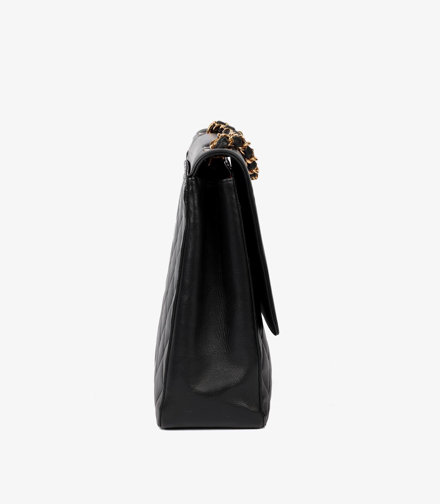 Chanel Noir Cuir d'agneau matelassé Vintage Timeless Maxi Jumbo Classic Flap Bag Pour femmes en vente