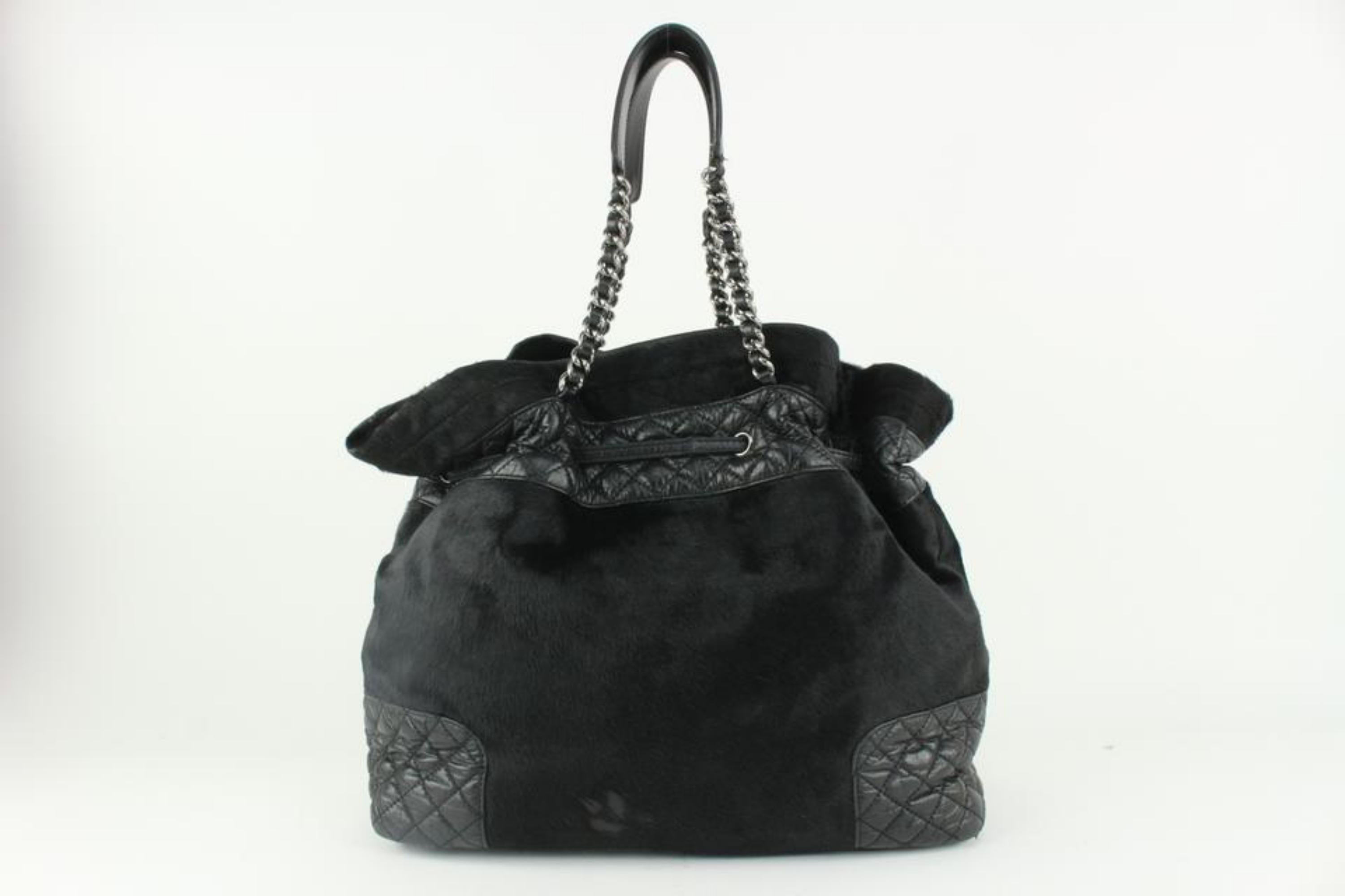 Chanel Black Quilted Lambskin x Pony Hair Drawstring Bucket Chain Hobo 1115c4 For Sale 2