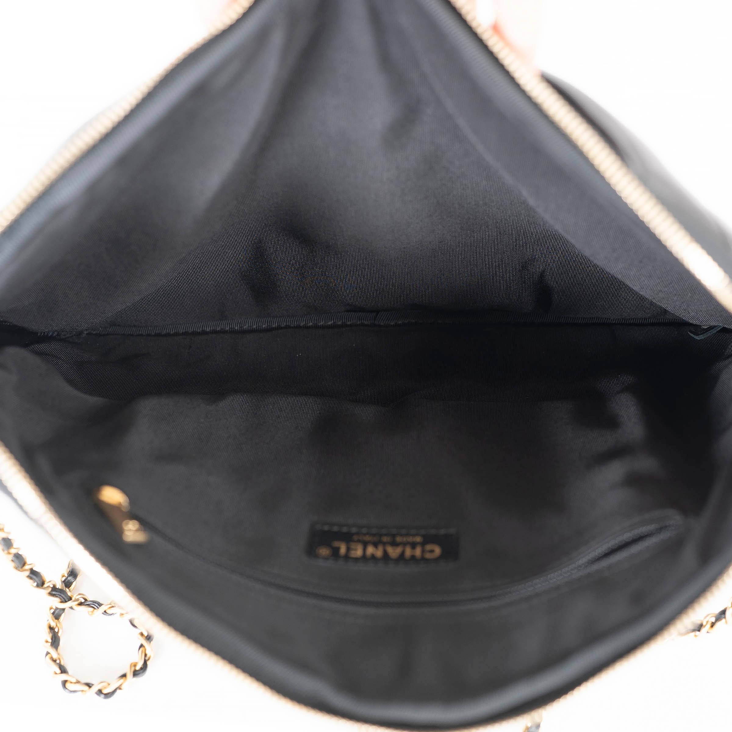 CHANEL noir cuir matelassé 16K GIRL CHANEL SMALL Pochette Sac à bandoulière en vente 1