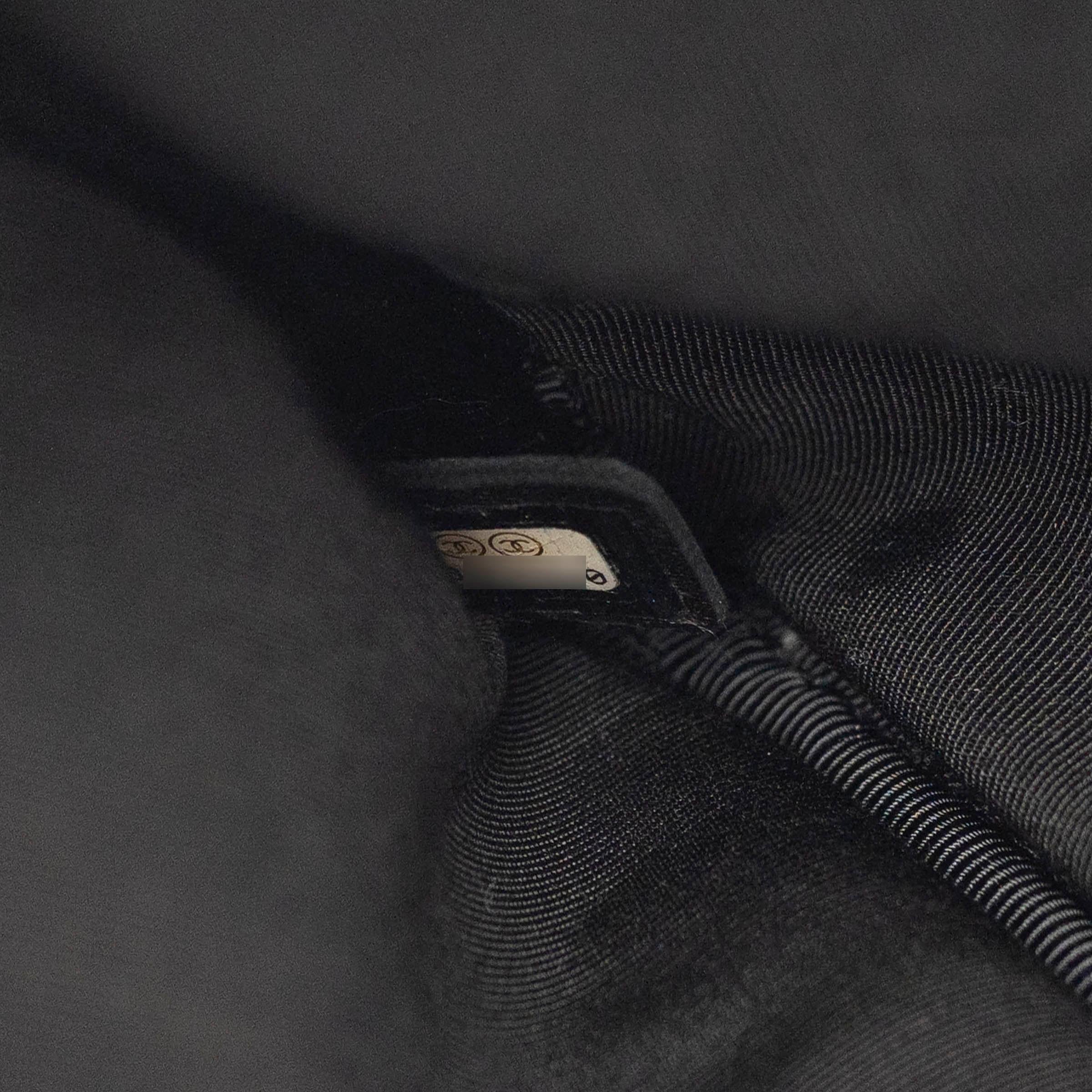 CHANEL noir cuir matelassé 16K GIRL CHANEL SMALL Pochette Sac à bandoulière en vente 4