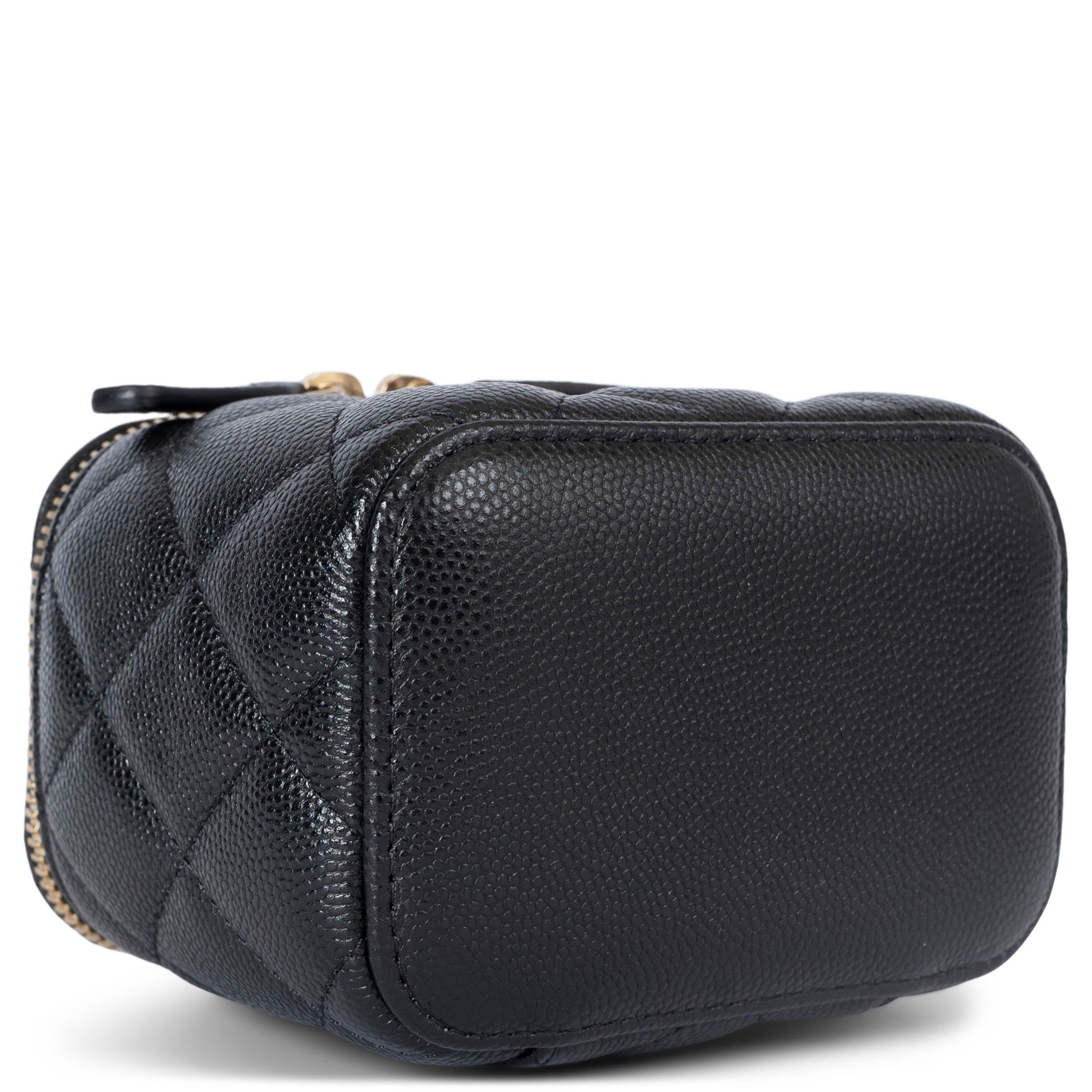 Women's CHANEL black quilted leather 2021 21S PEARL MINI VANITY Bag w CHAIN For Sale