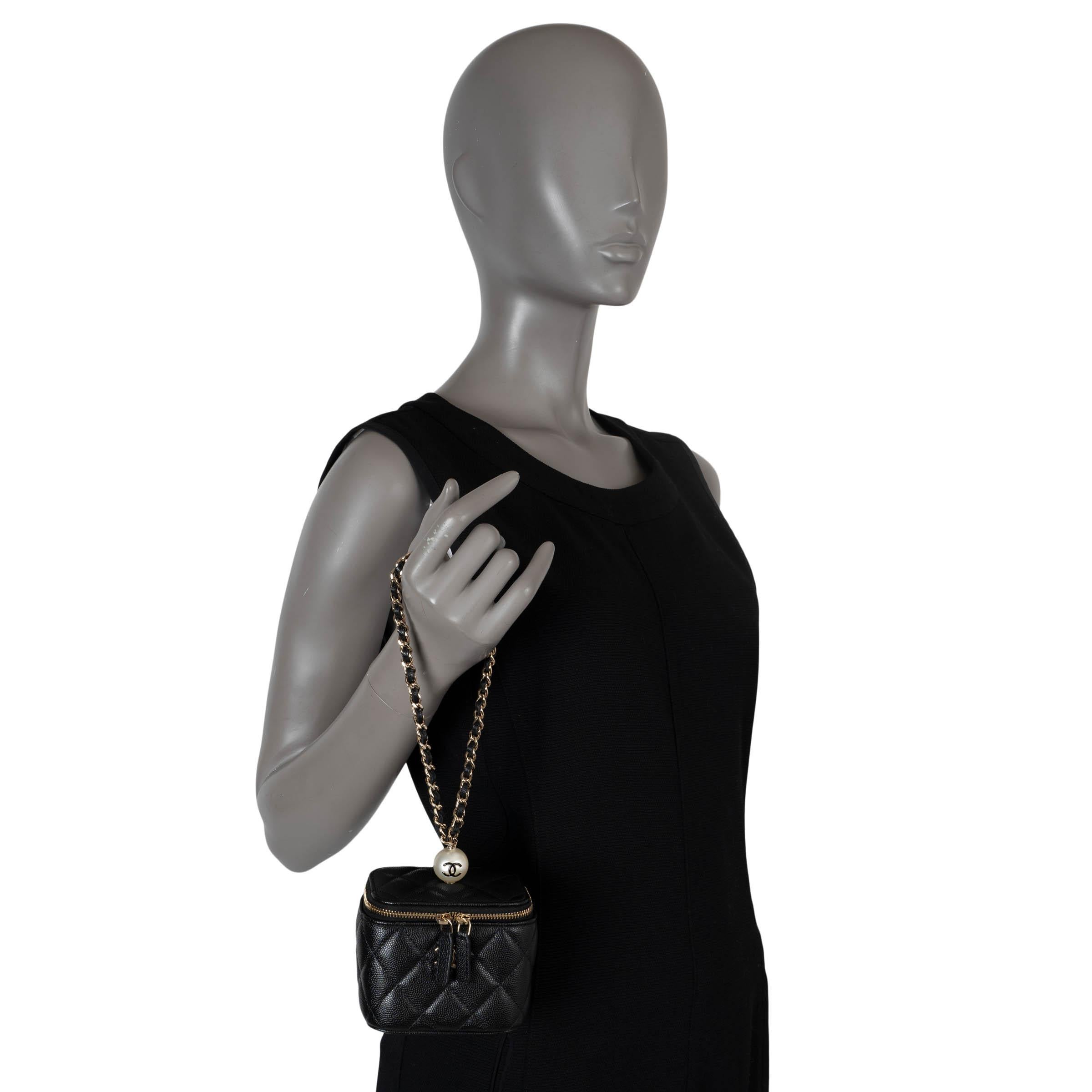 CHANEL black quilted leather 2021 21S PEARL MINI VANITY Bag w CHAIN For Sale 4