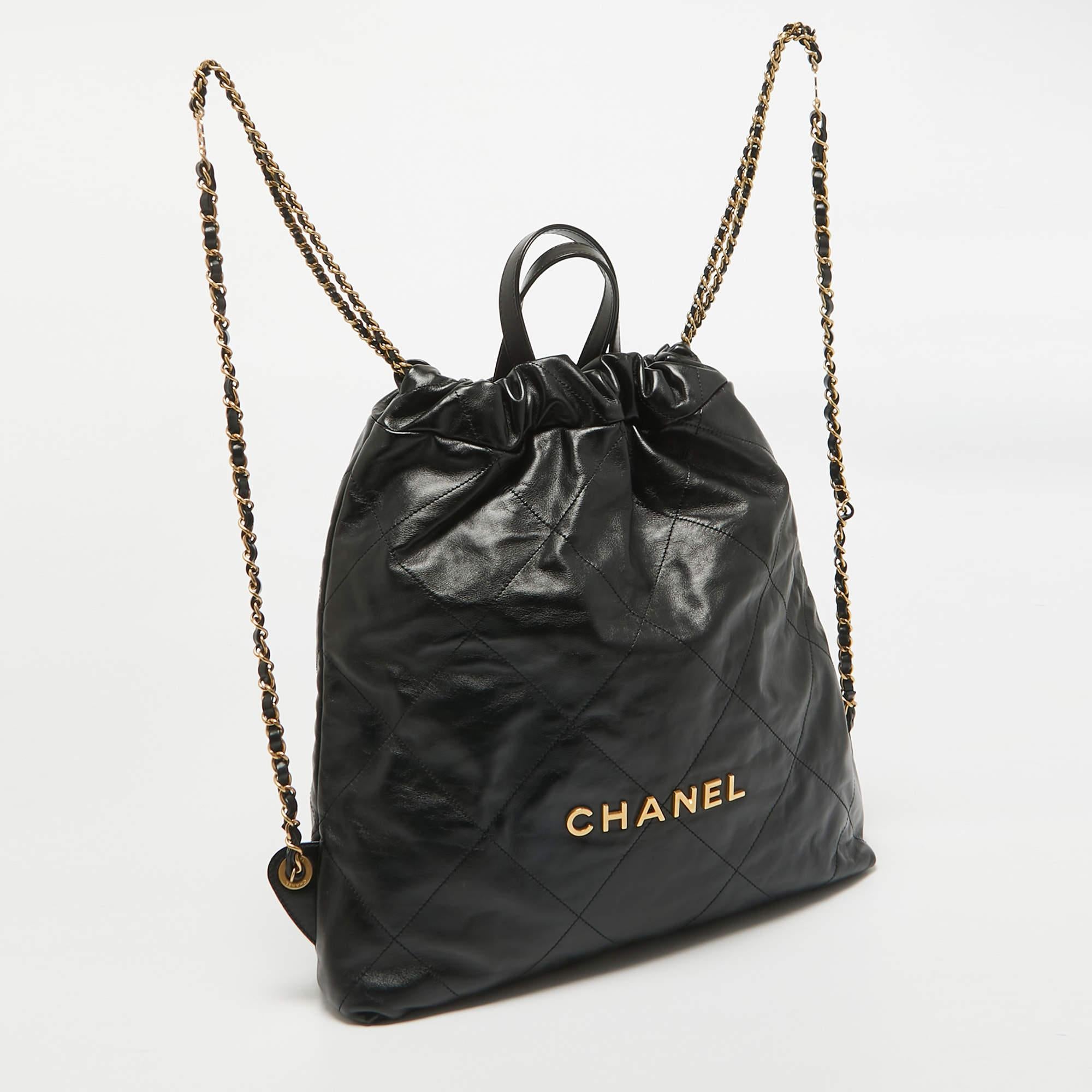 Chanel Black Quilted Leather 22 Backpack In Excellent Condition In Dubai, Al Qouz 2