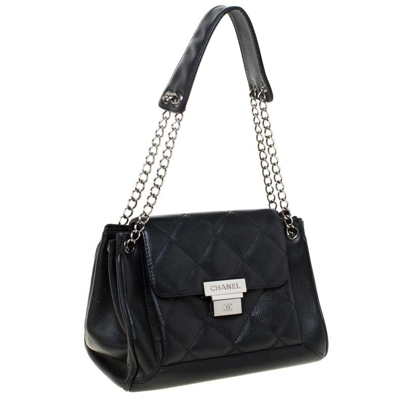 Chanel Black Quilted Leather Accordion Push Lock Flap Bag In Good Condition In Dubai, Al Qouz 2