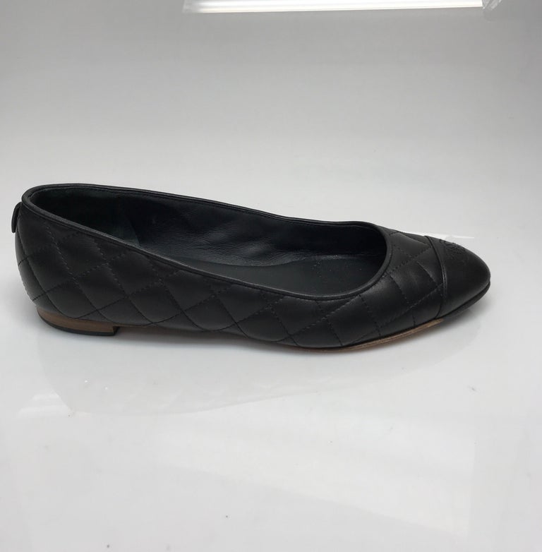 CHANEL BLACK Quilted leather Ballet Flats w/ 