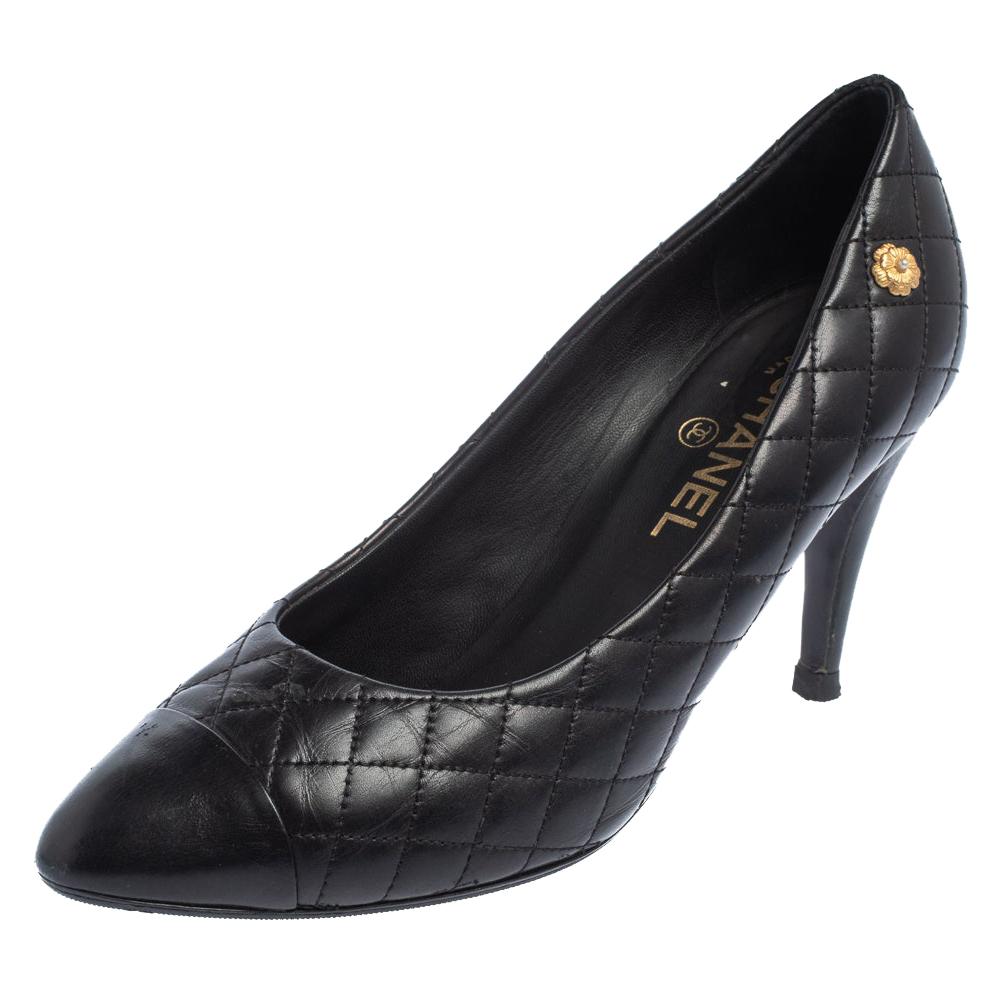 Chanel Black Quilted Leather Cap Toe Pumps Size 40.5