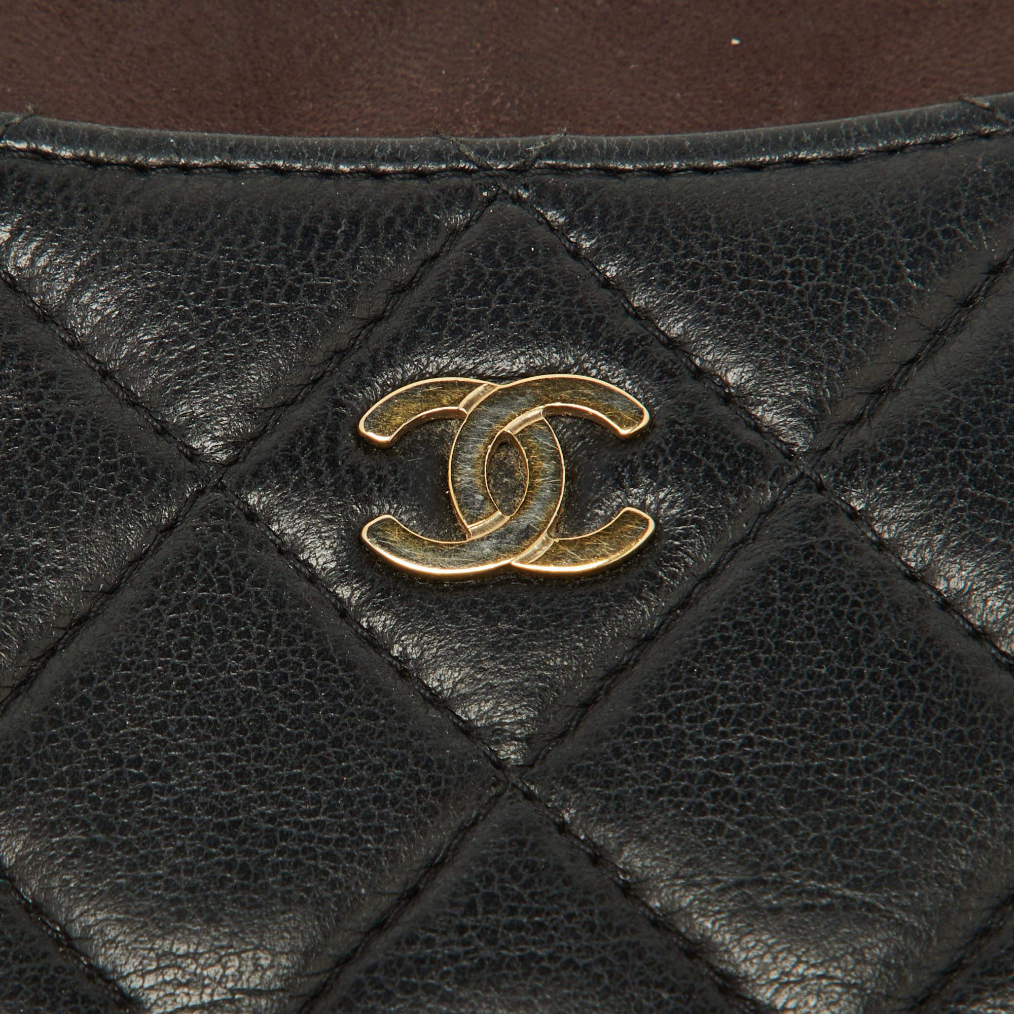Chanel Schwarzer Kartenetui aus gestepptem Leder im Zustand „Relativ gut“ im Angebot in Dubai, Al Qouz 2