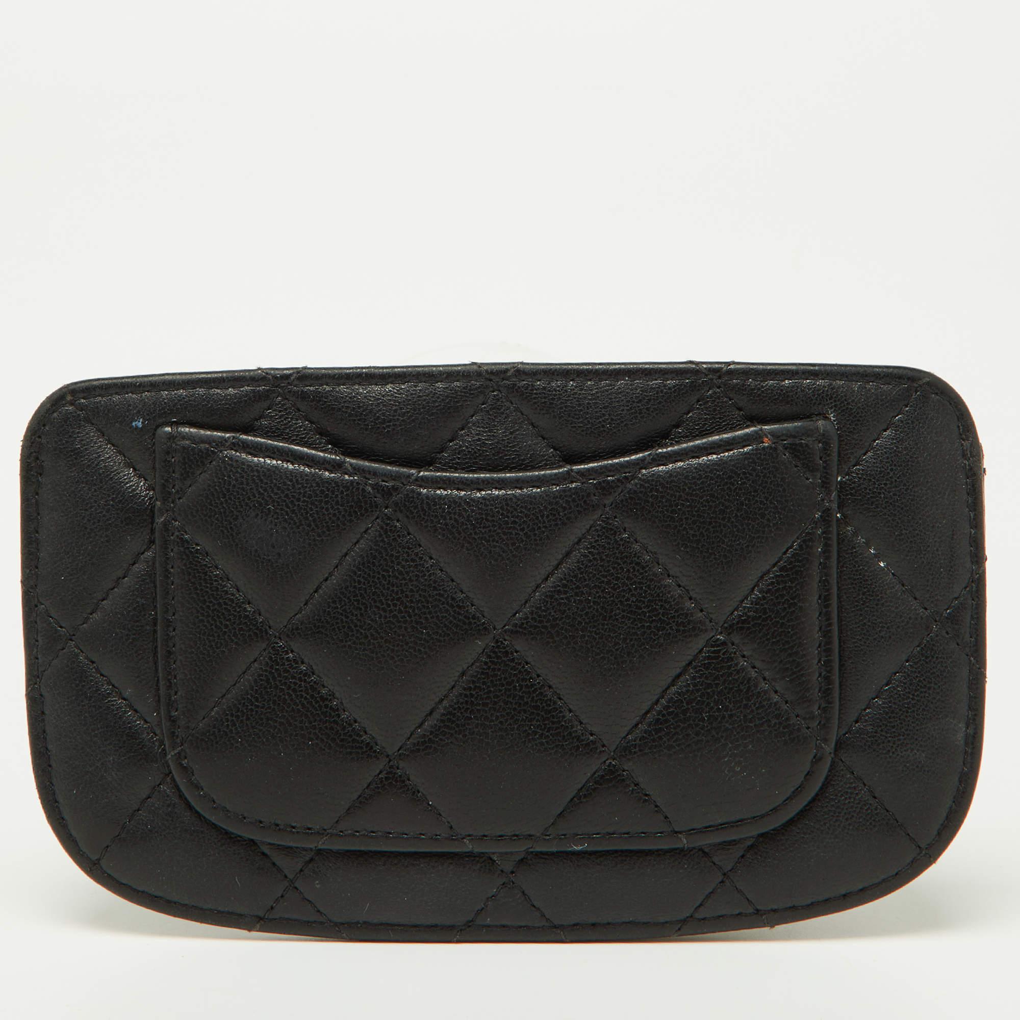Chanel - Porte-cartes en cuir matelassé noir en vente 1