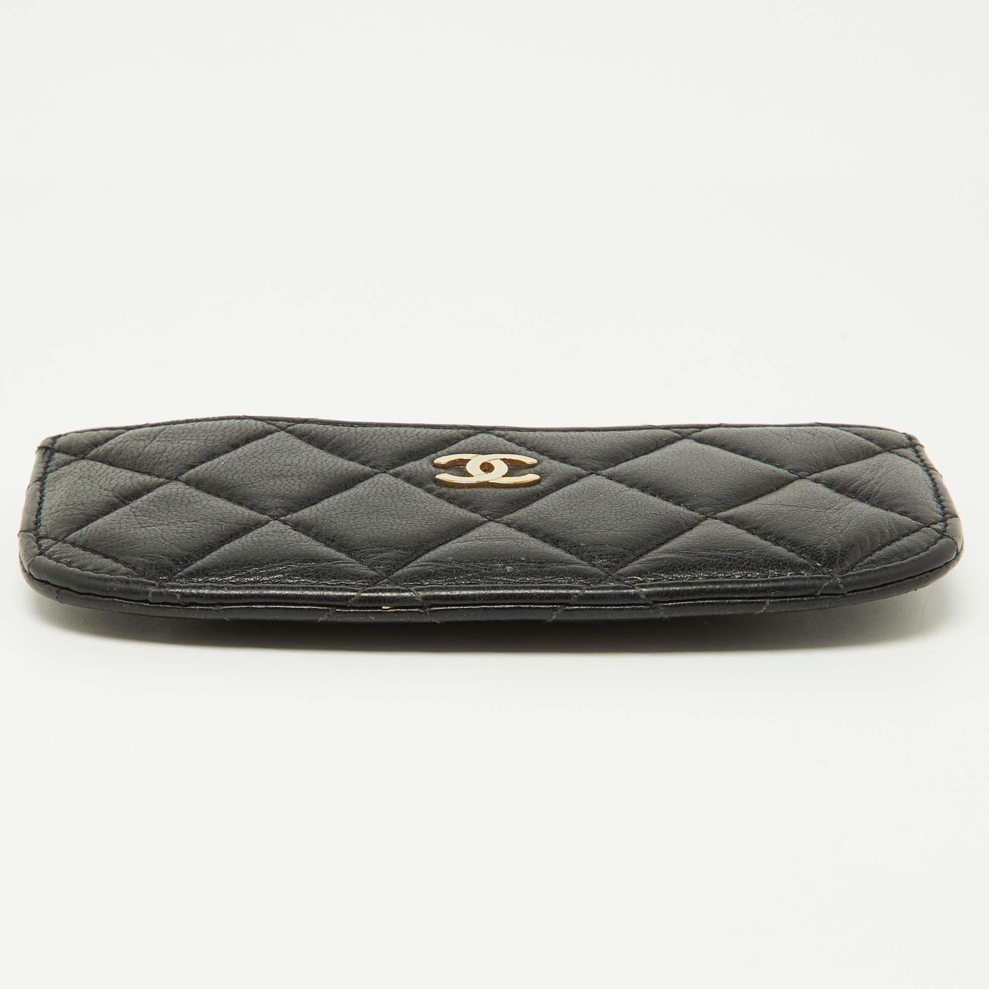 Chanel - Porte-cartes en cuir matelassé noir en vente 5