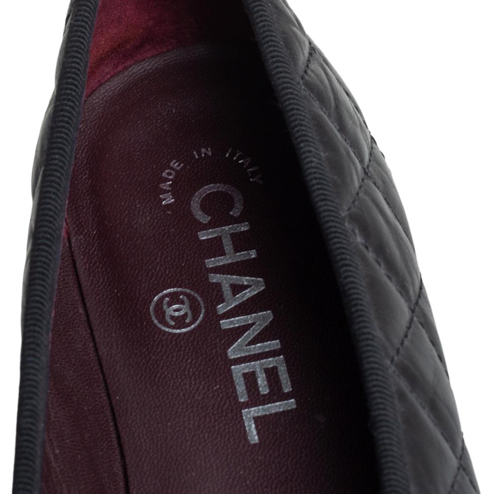 Chanel Black Quilted Leather CC Bow Cap Toe Ballet Flats Size 36.5 In Good Condition In Dubai, Al Qouz 2