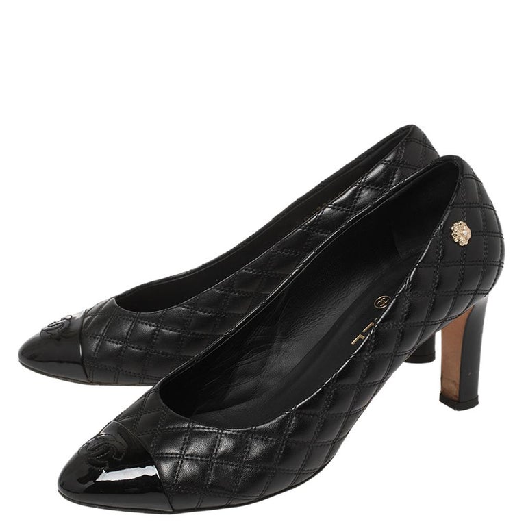 Chanel Black Quilted Leather CC Cap Toe Pumps Size 40.5 For Sale at 1stDibs  | chanel quilted pumps