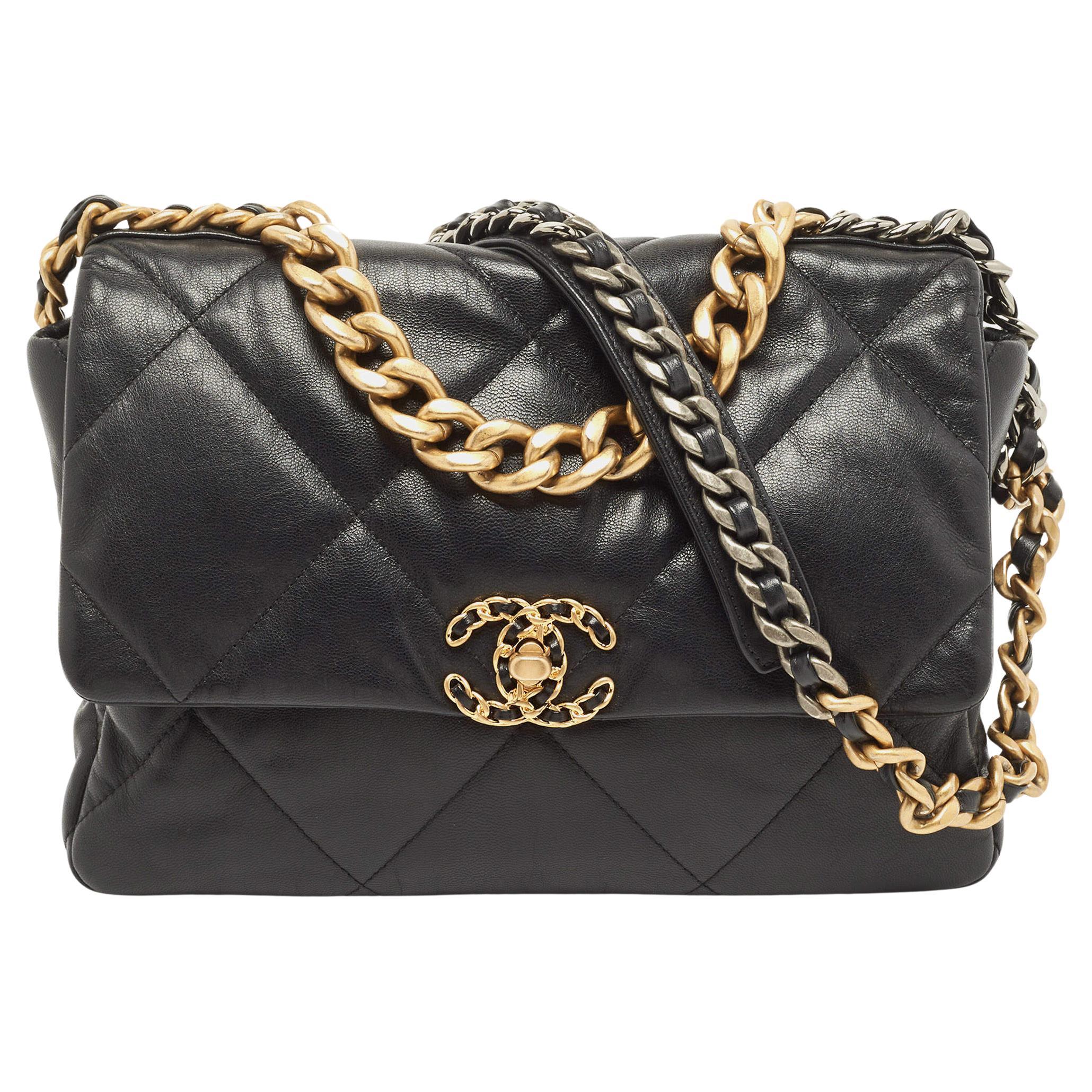 Chanel Black Quilted Leather CC Chain Link 19 Flap Bag For Sale