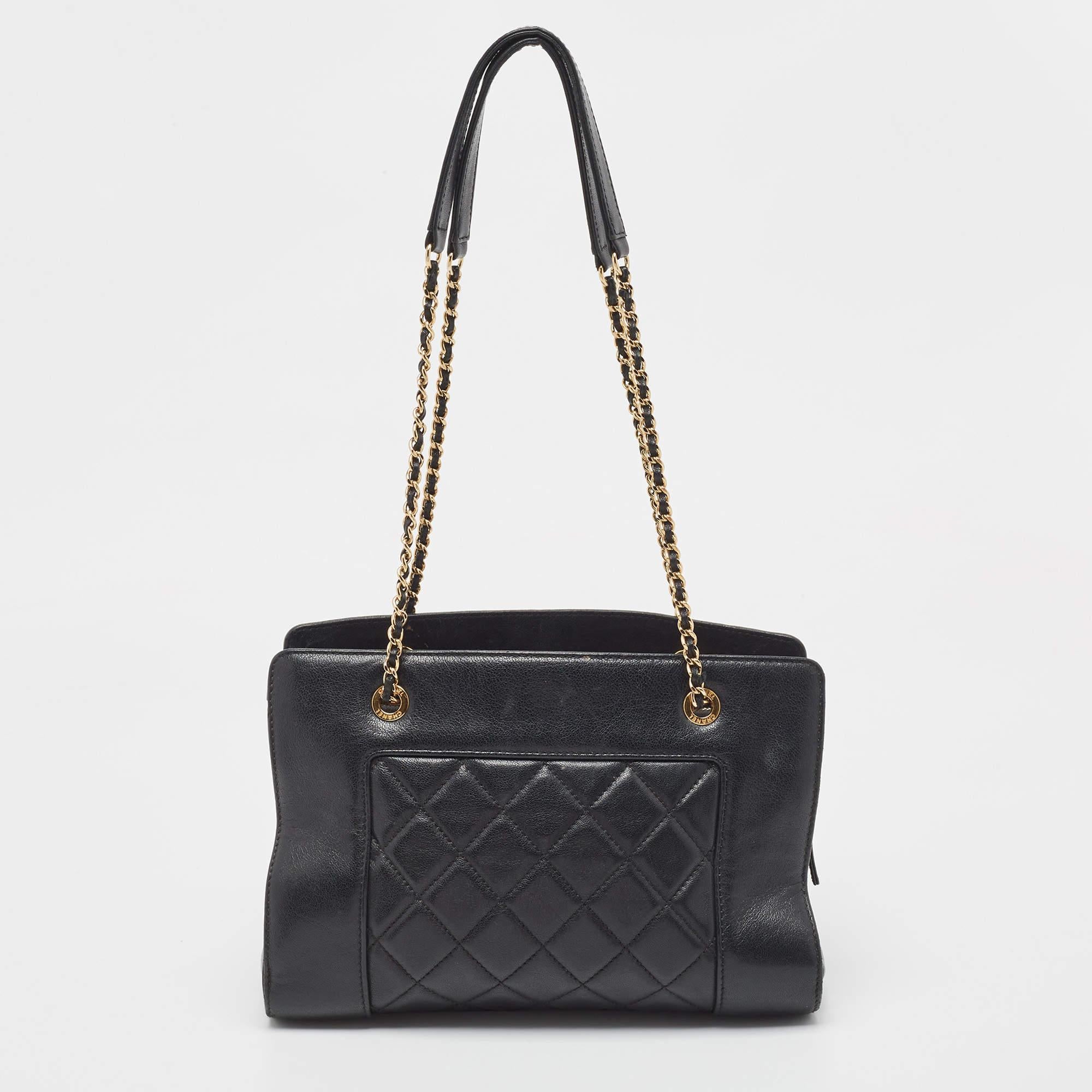 Chanel Black Quilted Leather CC Chain Tote For Sale 6