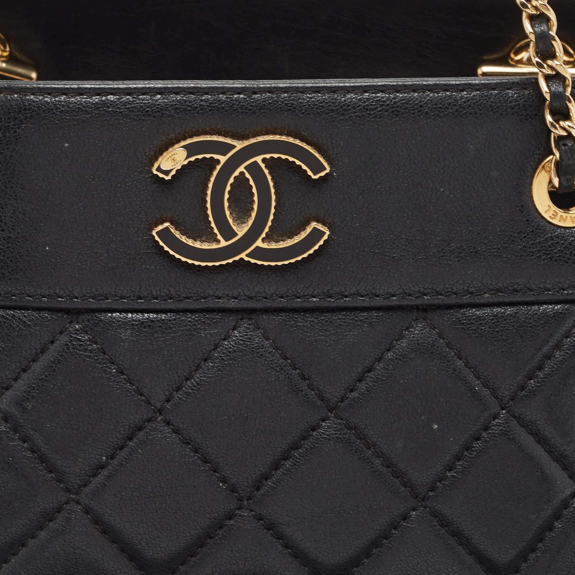 Chanel Black Quilted Leather CC Chain Tote For Sale 5