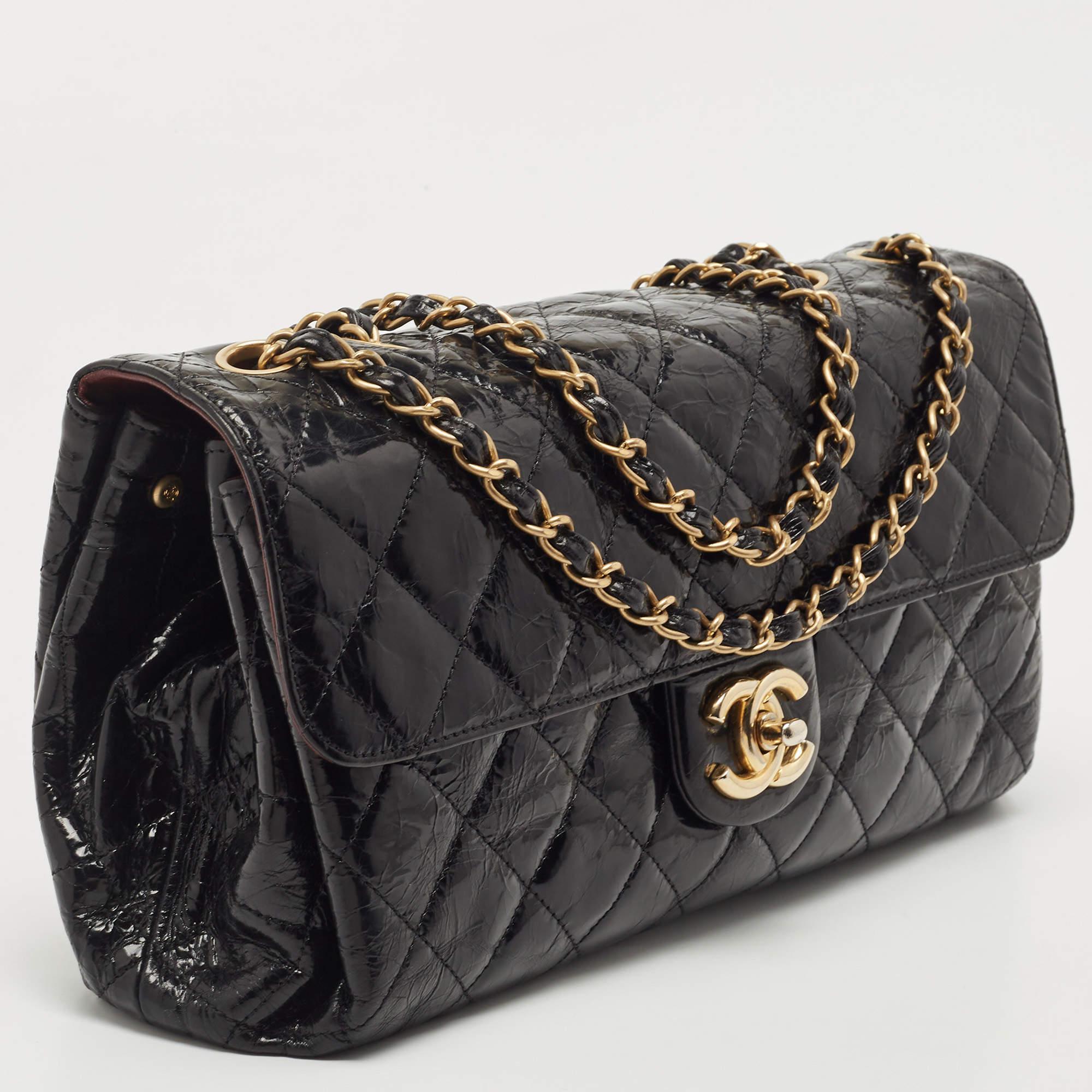 Women's Chanel Black Quilted Leather CC Flap Bag For Sale