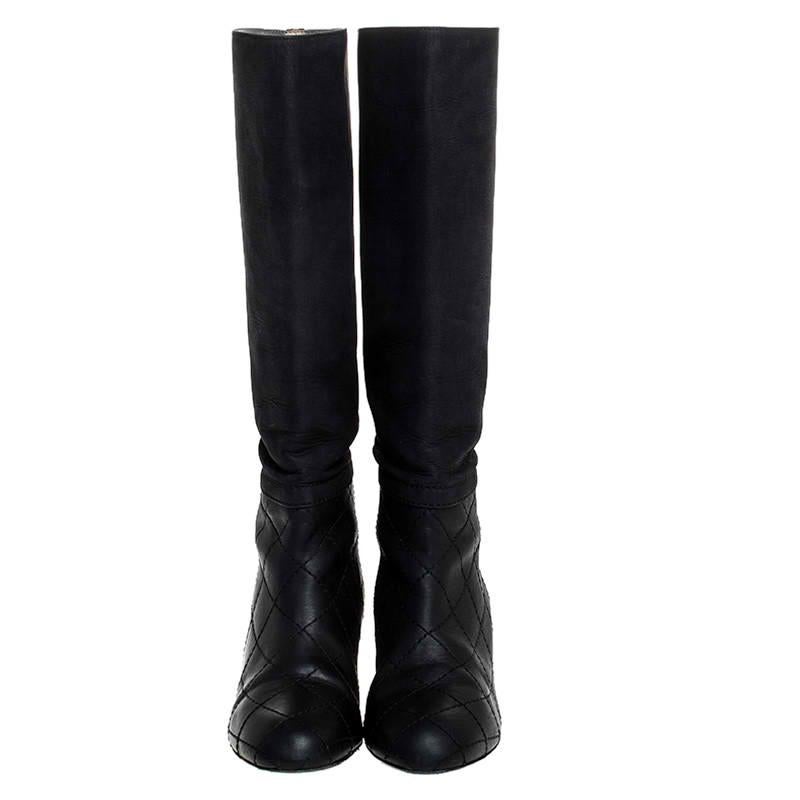 Chanel Black Quilted Leather CC Knee Length Boots Size 38 In Good Condition In Dubai, Al Qouz 2