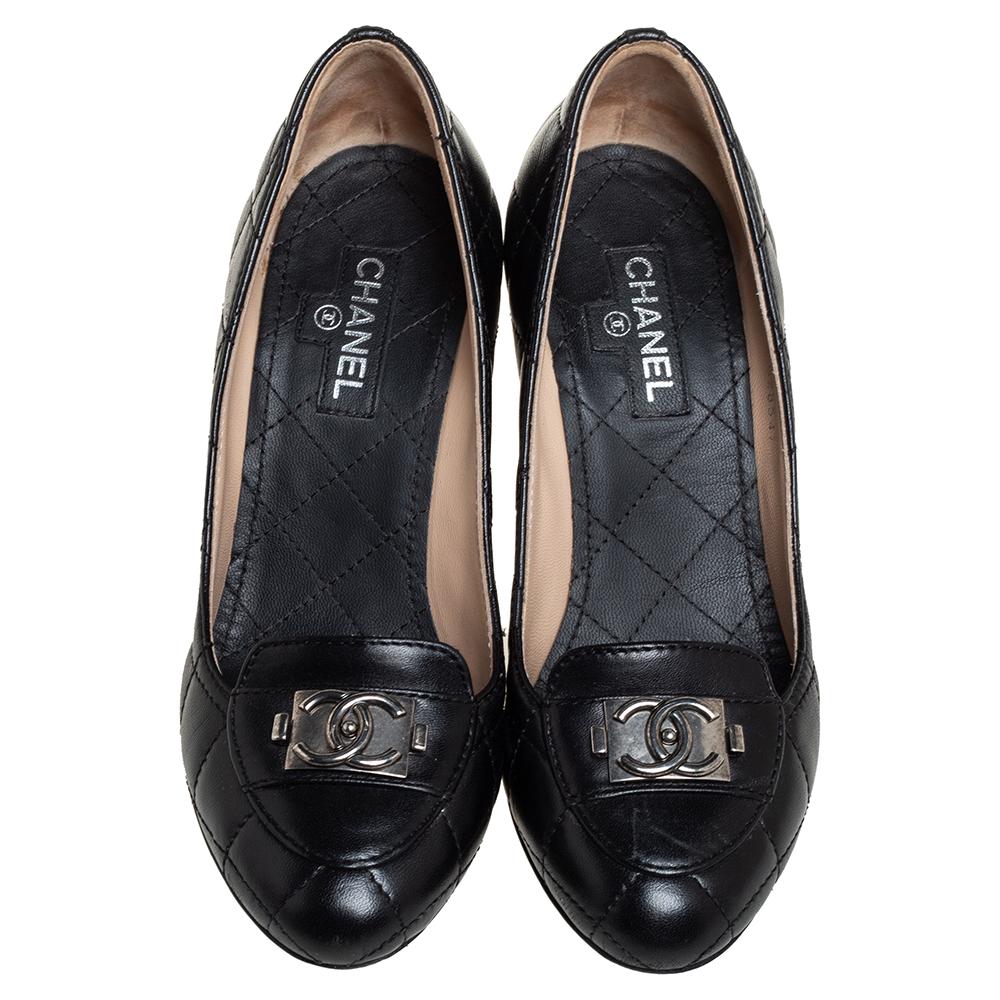 Women's Chanel Black Quilted Leather CC Loafer Pumps Size 35.5