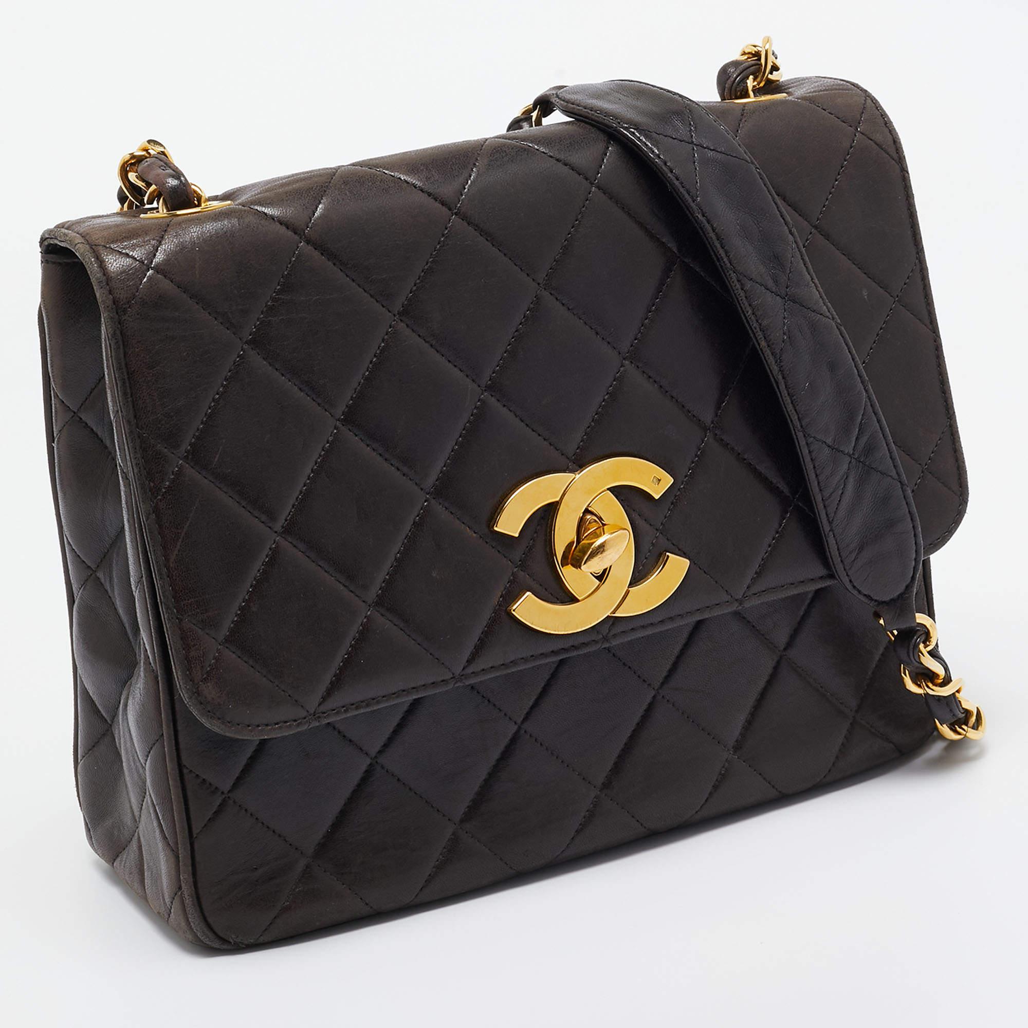 Chanel Black Quilted Leather CC Square Flap Chain Bag In Fair Condition In Dubai, Al Qouz 2