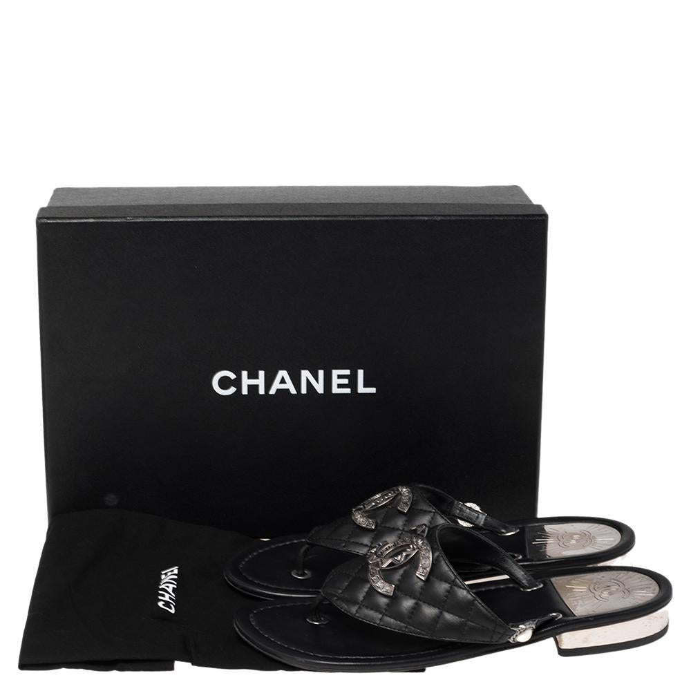 Chanel Black Quilted Leather CC Thong Flats Size 37 4