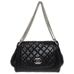 Chanel Schwarz Gestepptes Leder Kette um Akkordeon Klappe Tasche