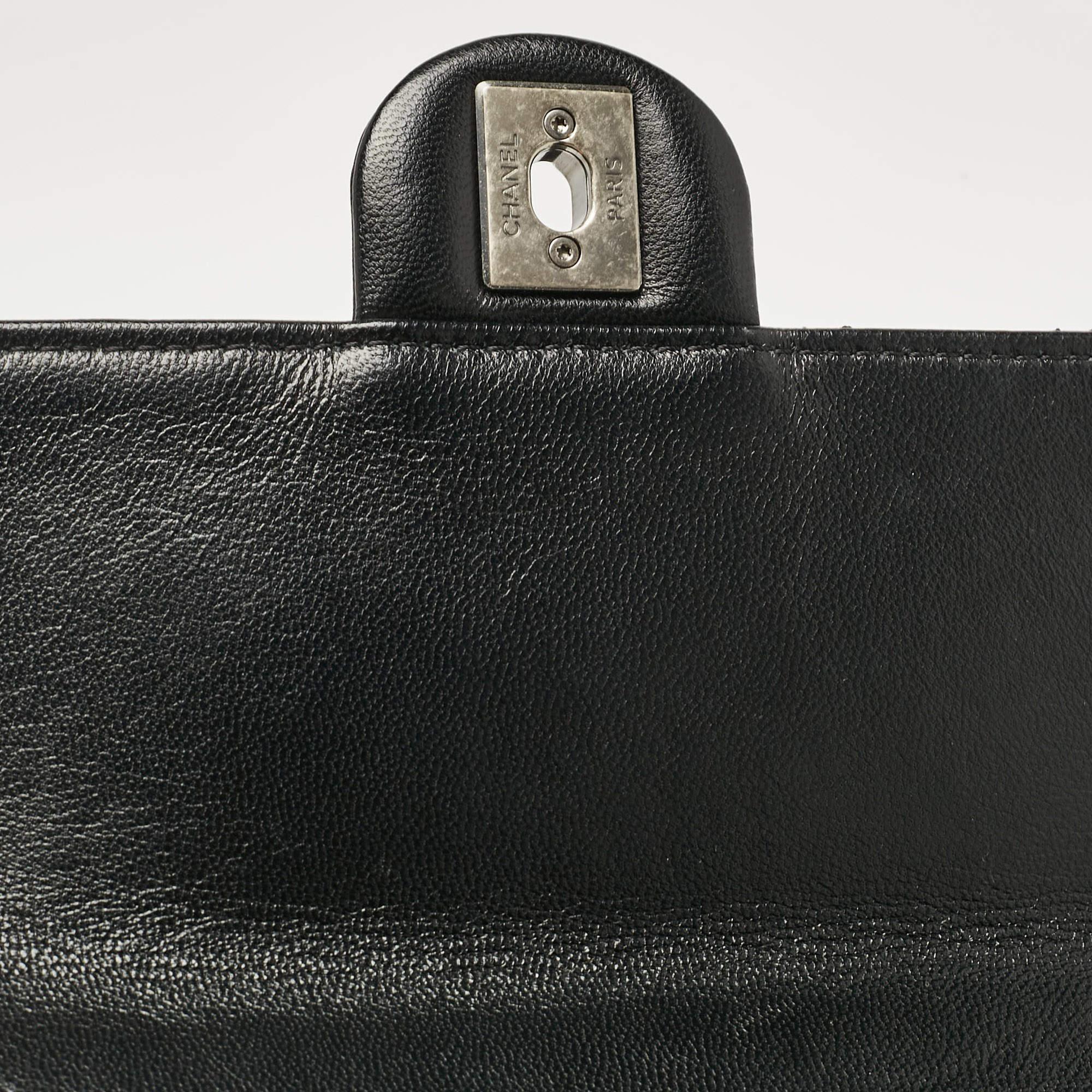 Chanel Black Quilted Leather Chic Pearl Flap Bag For Sale 2