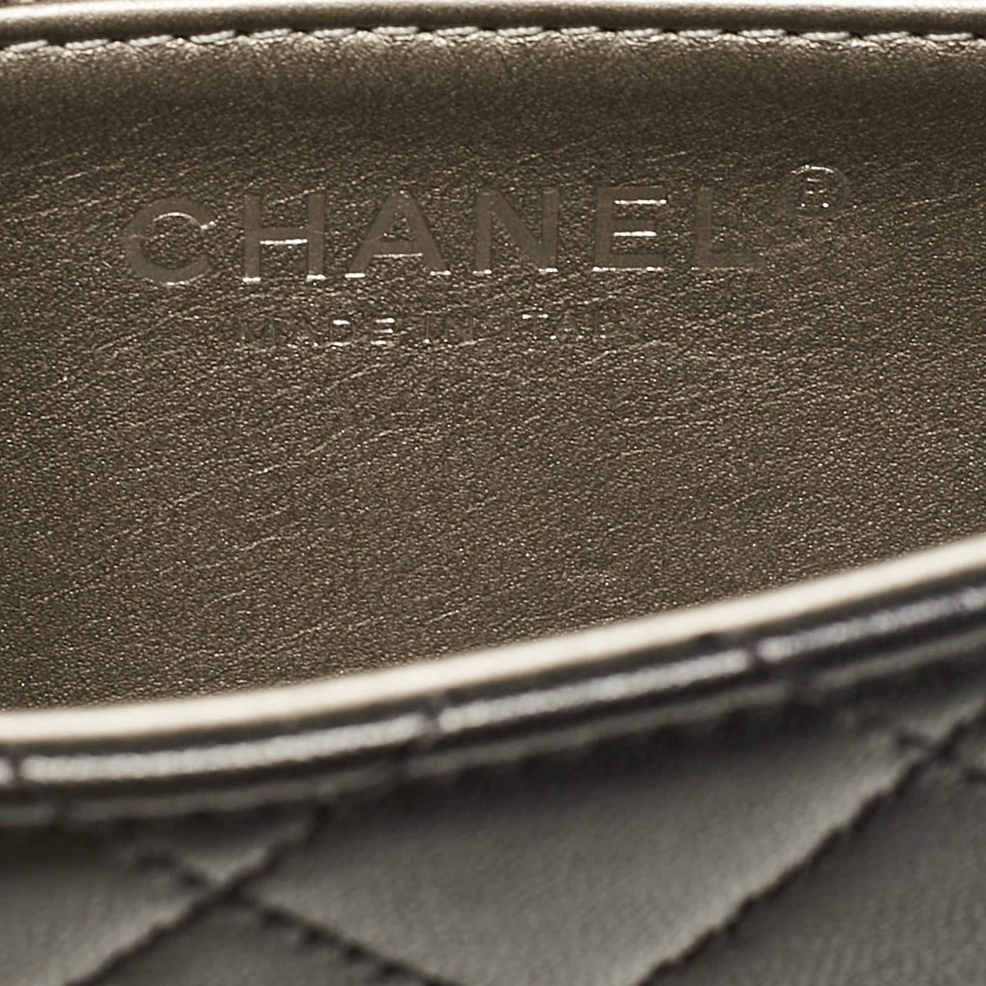Chanel Black Quilted Leather Chic Pearl Flap Bag For Sale 5