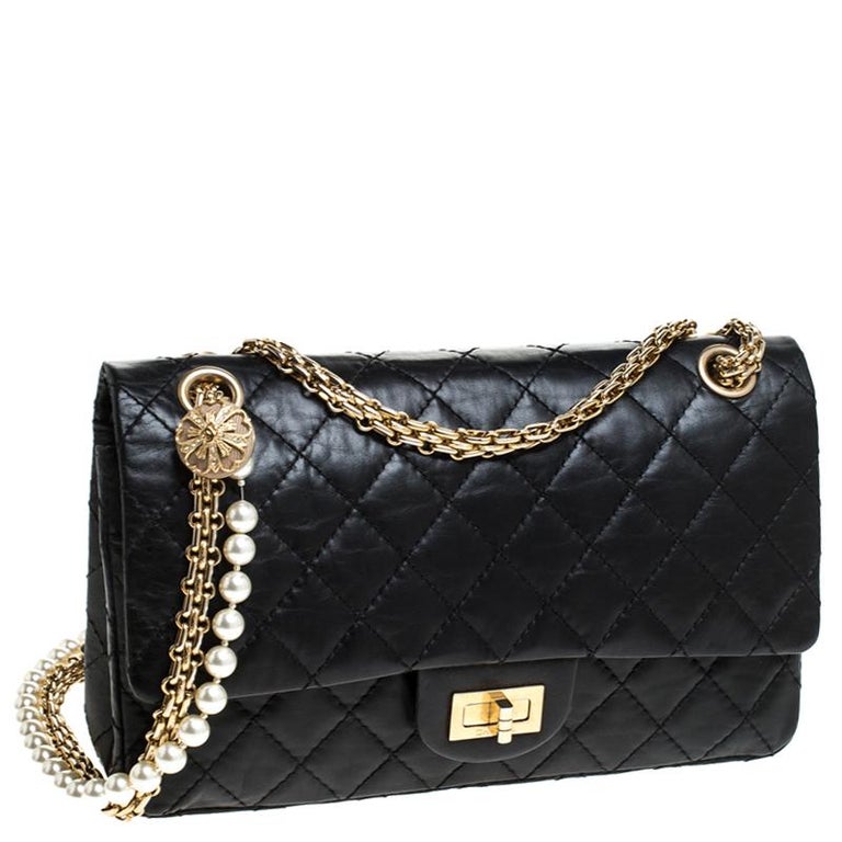 Chanel Black Quilted Leather Classic 2.55 Reissue Double Flap Pearl Chain  Bag For Sale at 1stDibs