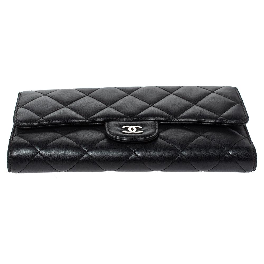 chanel black quilted wallet