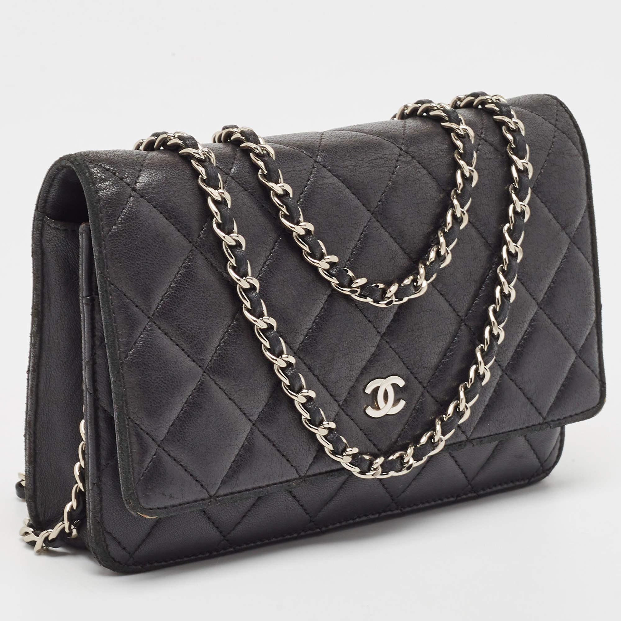 Chanel Black Quilted Leather Classic Wallet On Chain In Good Condition In Dubai, Al Qouz 2
